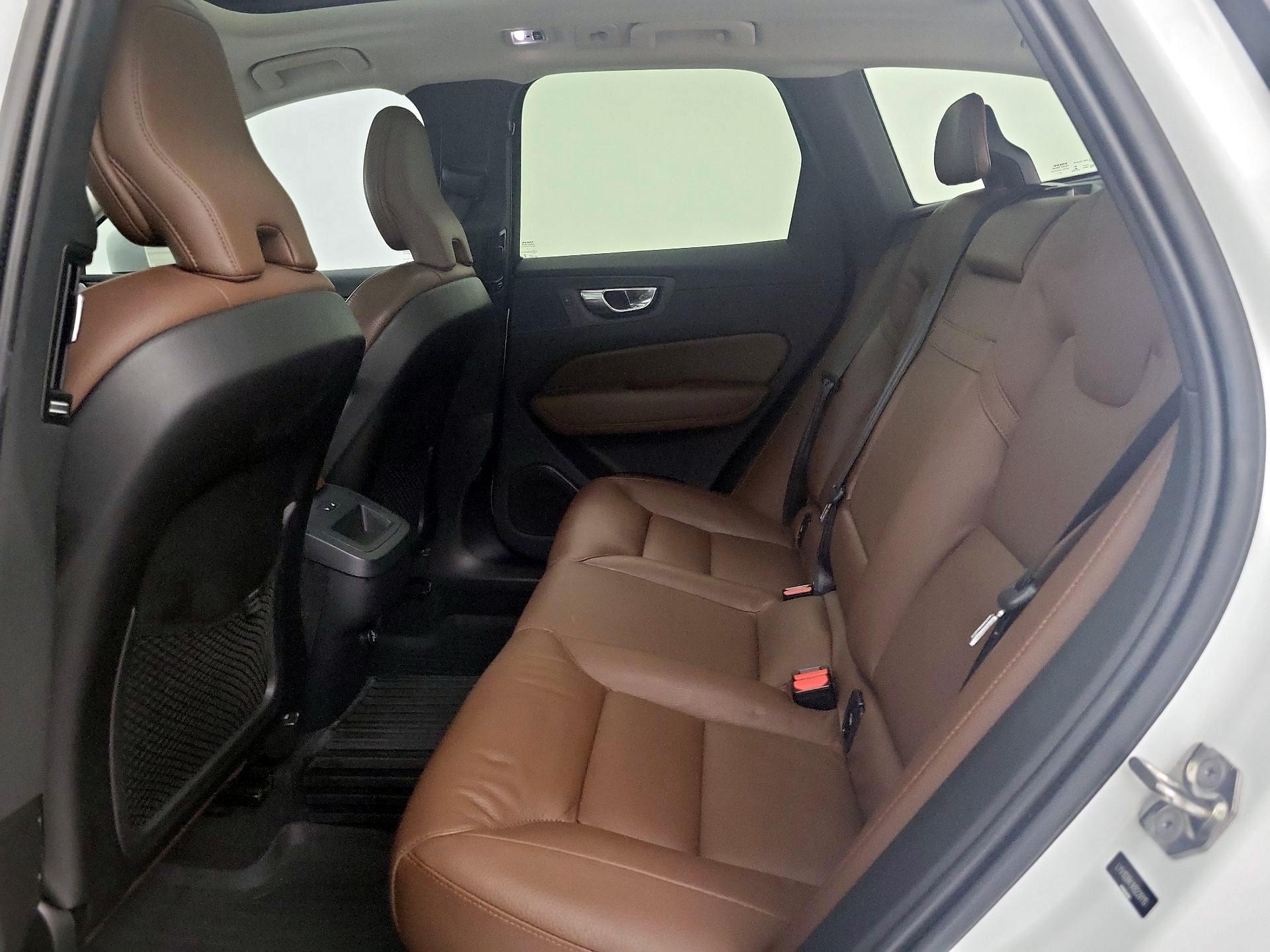 Thumbnail: 2019 Volvo XC60 - 20