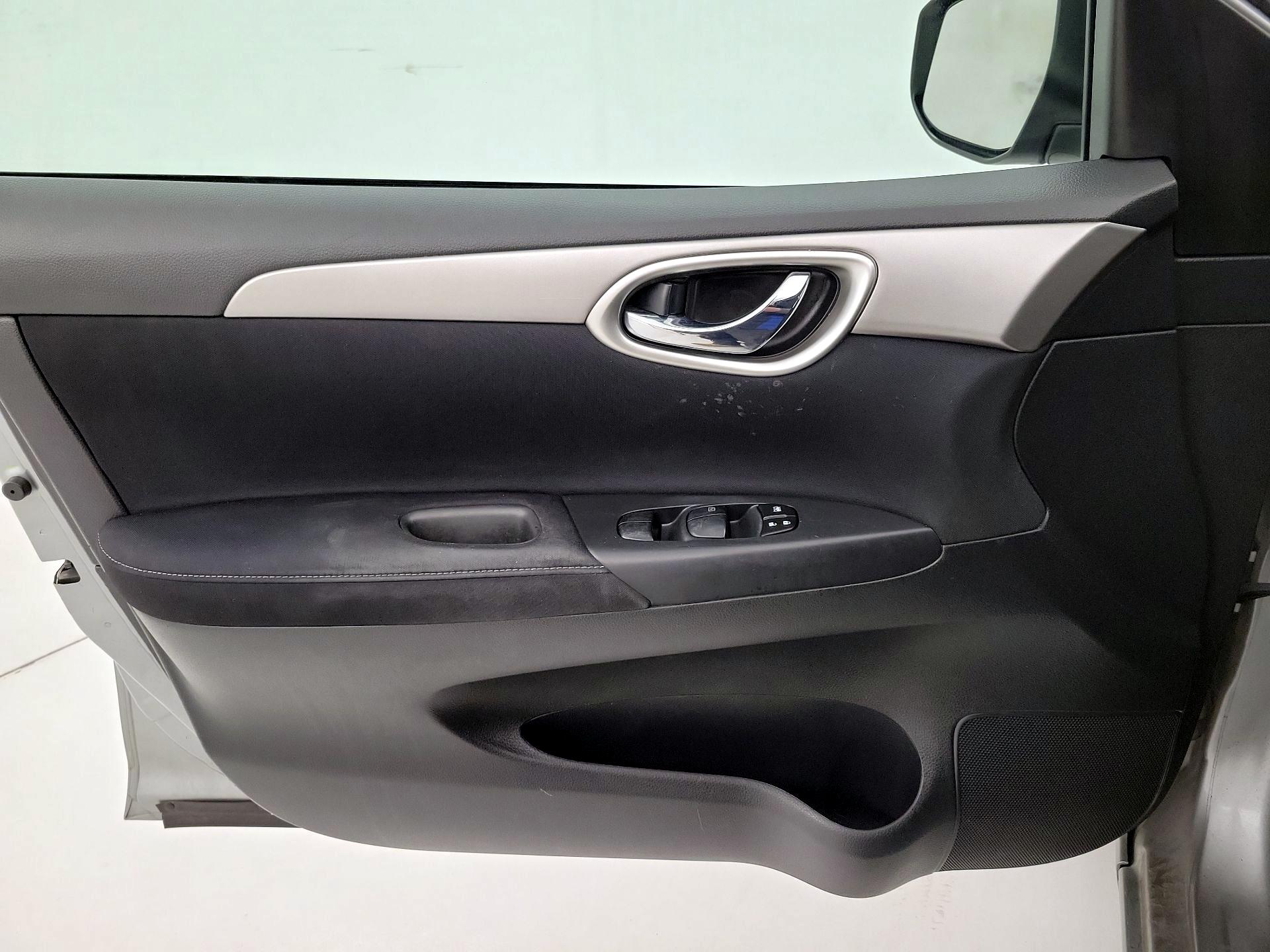 Thumbnail: 2014 Nissan Sentra - 12