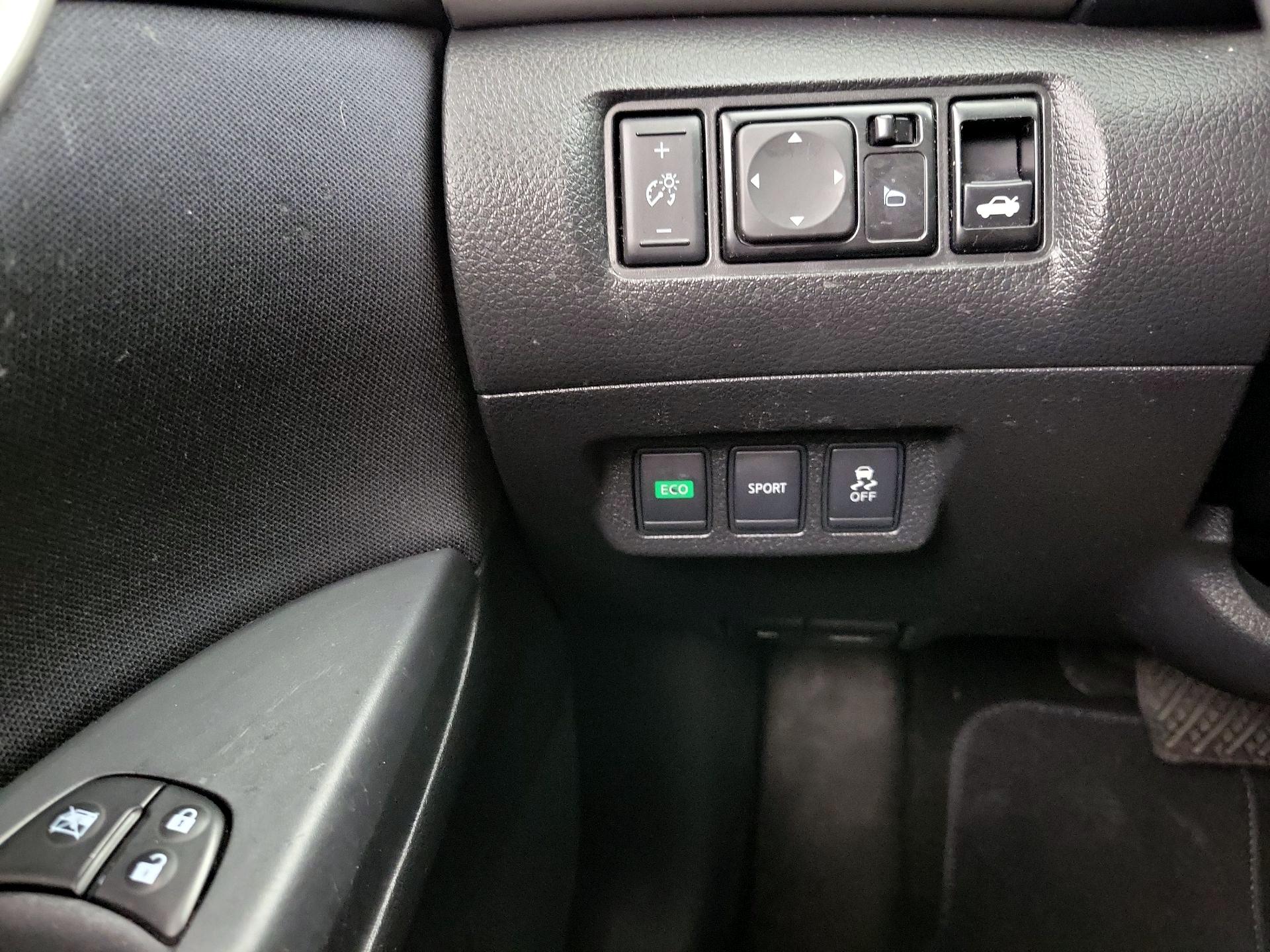 Thumbnail: 2014 Nissan Sentra - 13