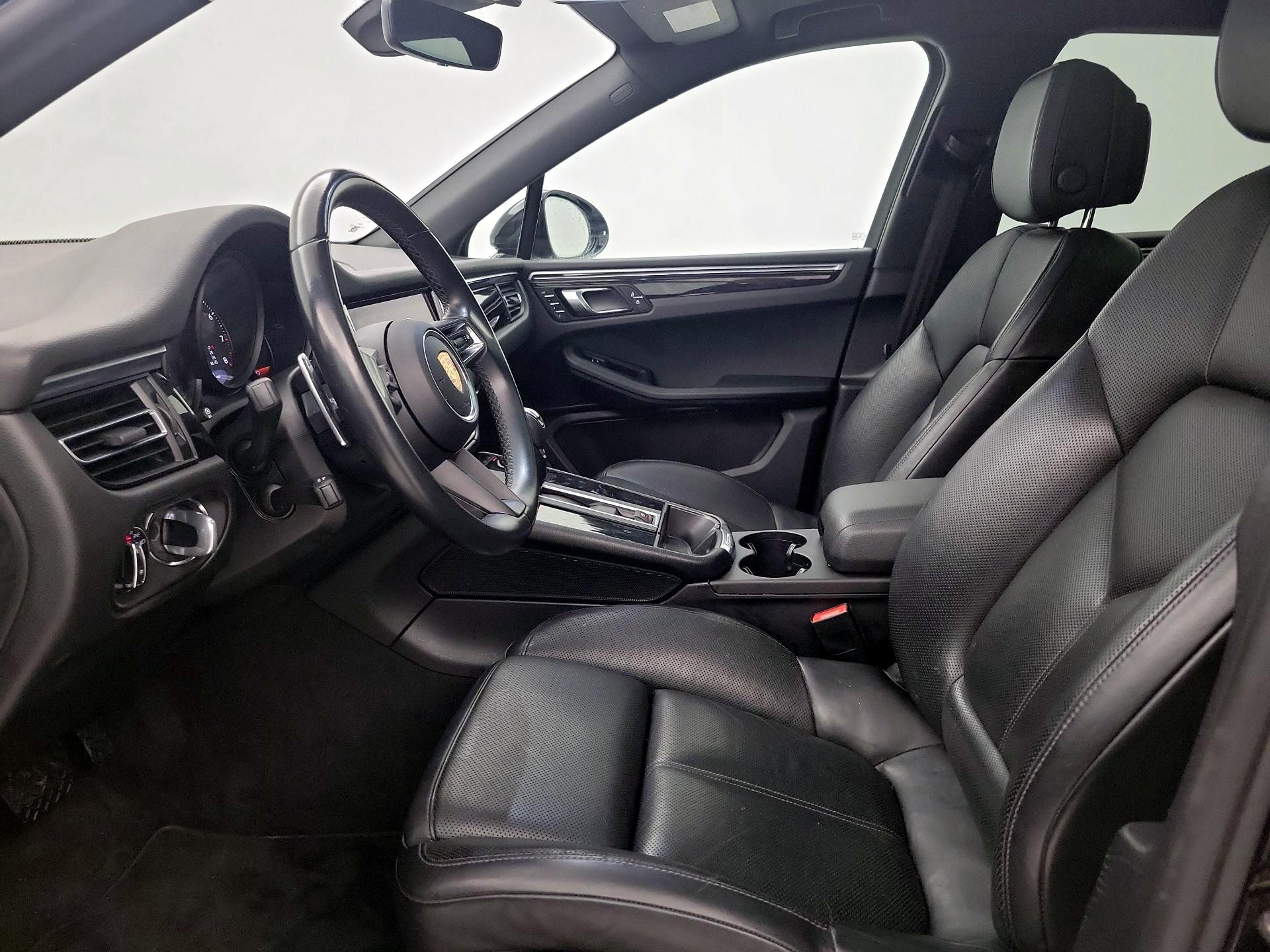 Thumbnail: 2022 Porsche Macan - 11