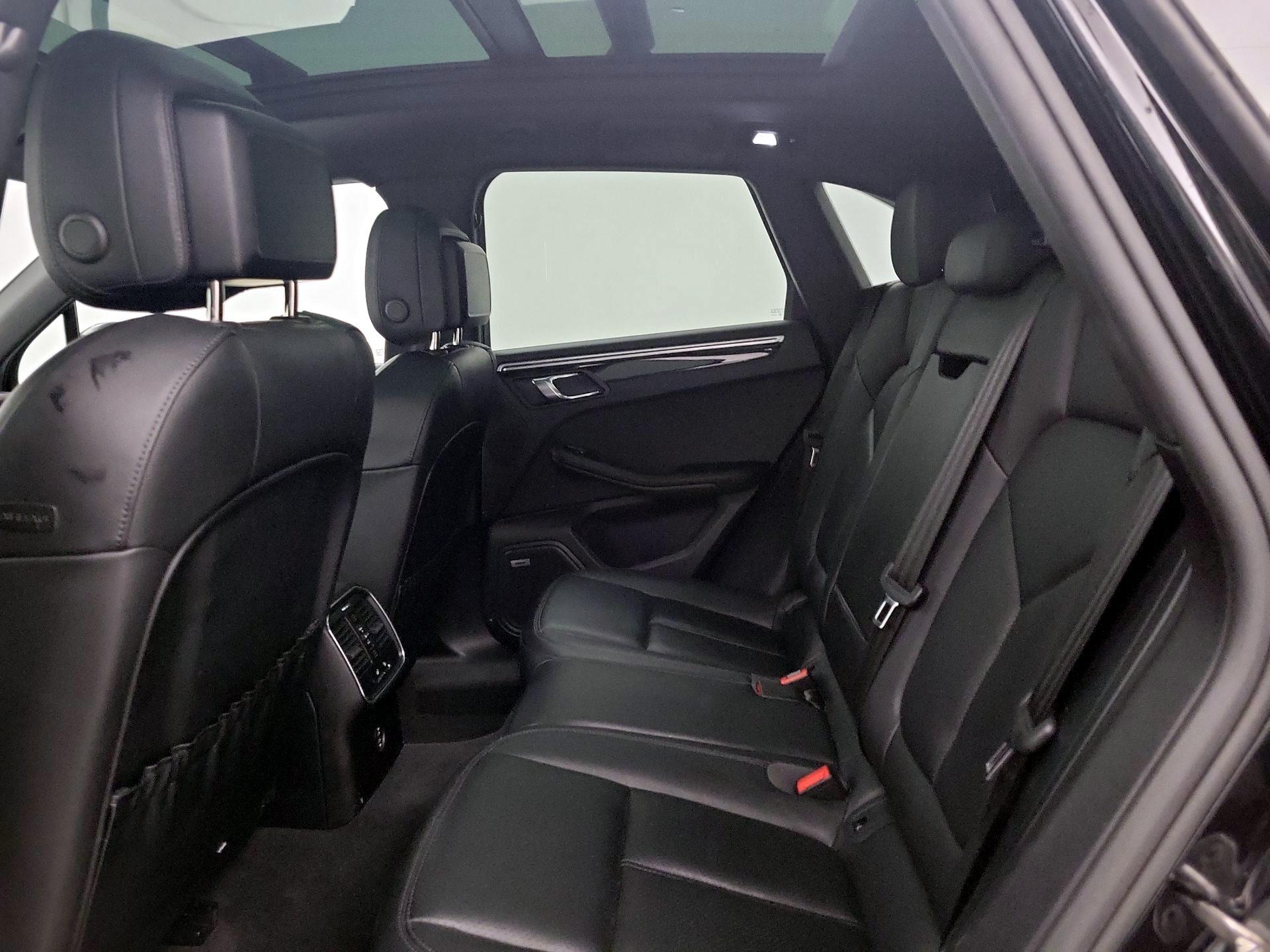 Thumbnail: 2022 Porsche Macan - 19