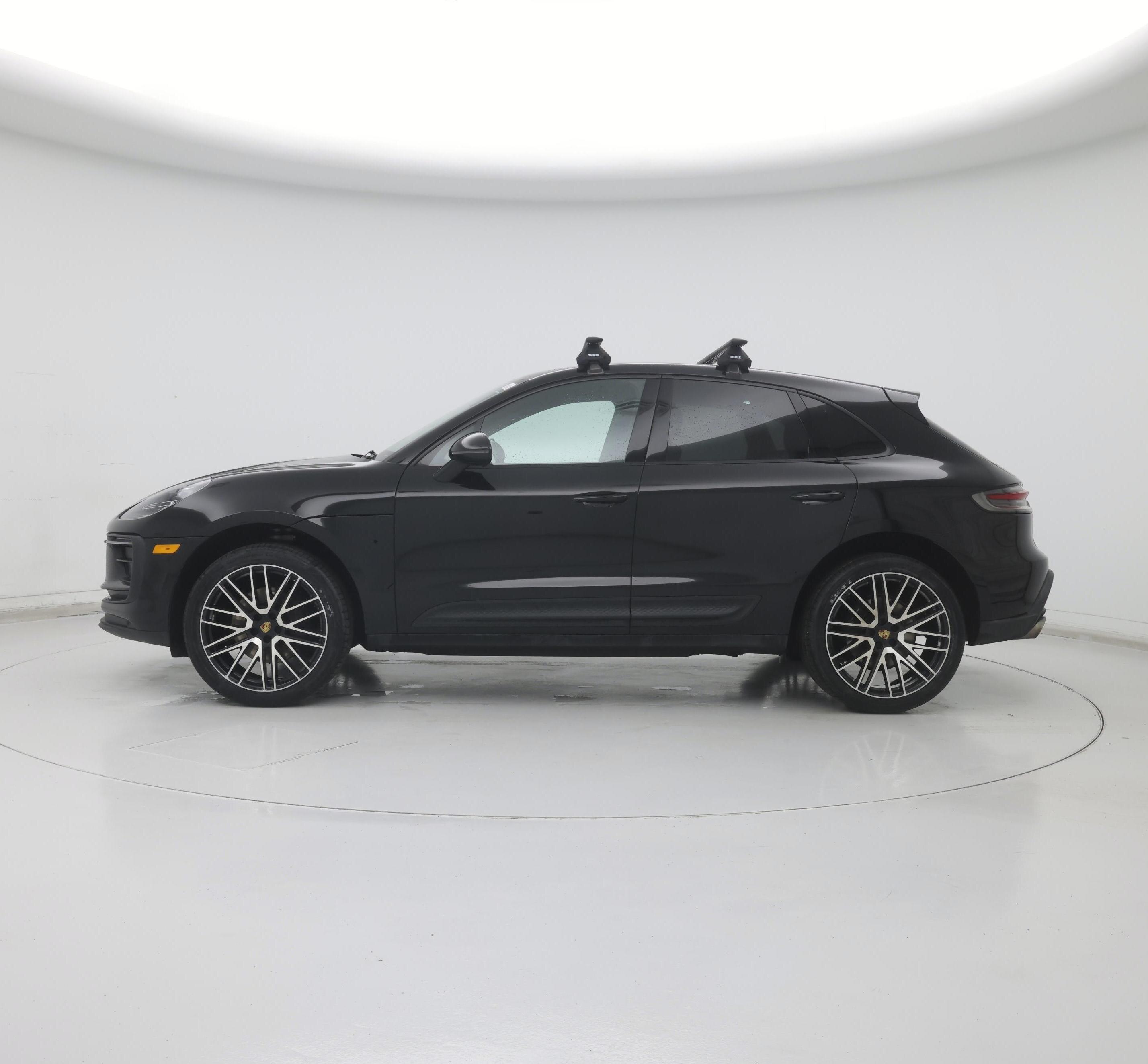 Thumbnail: 2022 Porsche Macan - 3