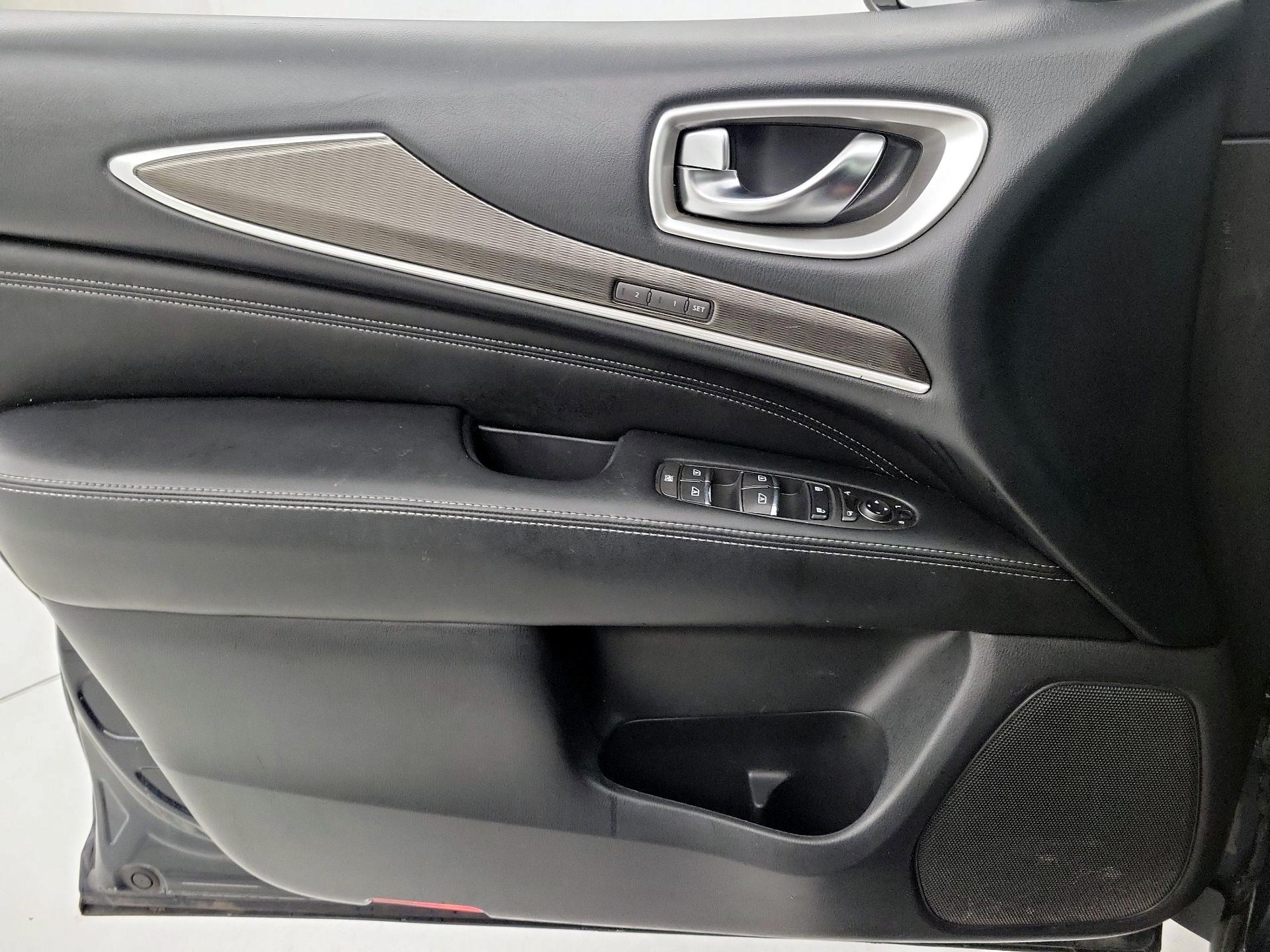 Thumbnail: 2017 INFINITI QX60 - 12