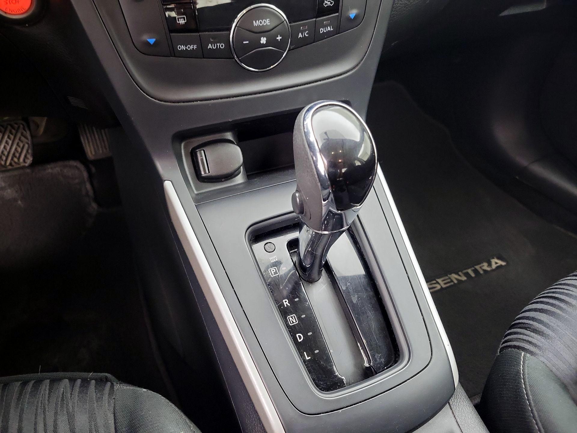 Thumbnail: 2019 Nissan Sentra - 17