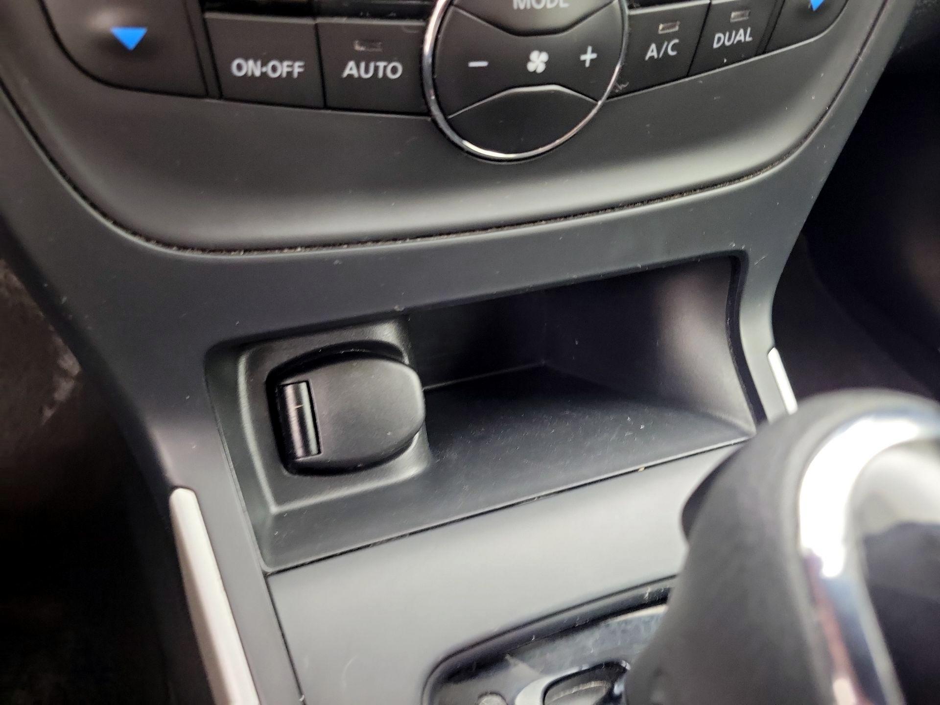 Thumbnail: 2019 Nissan Sentra - 18