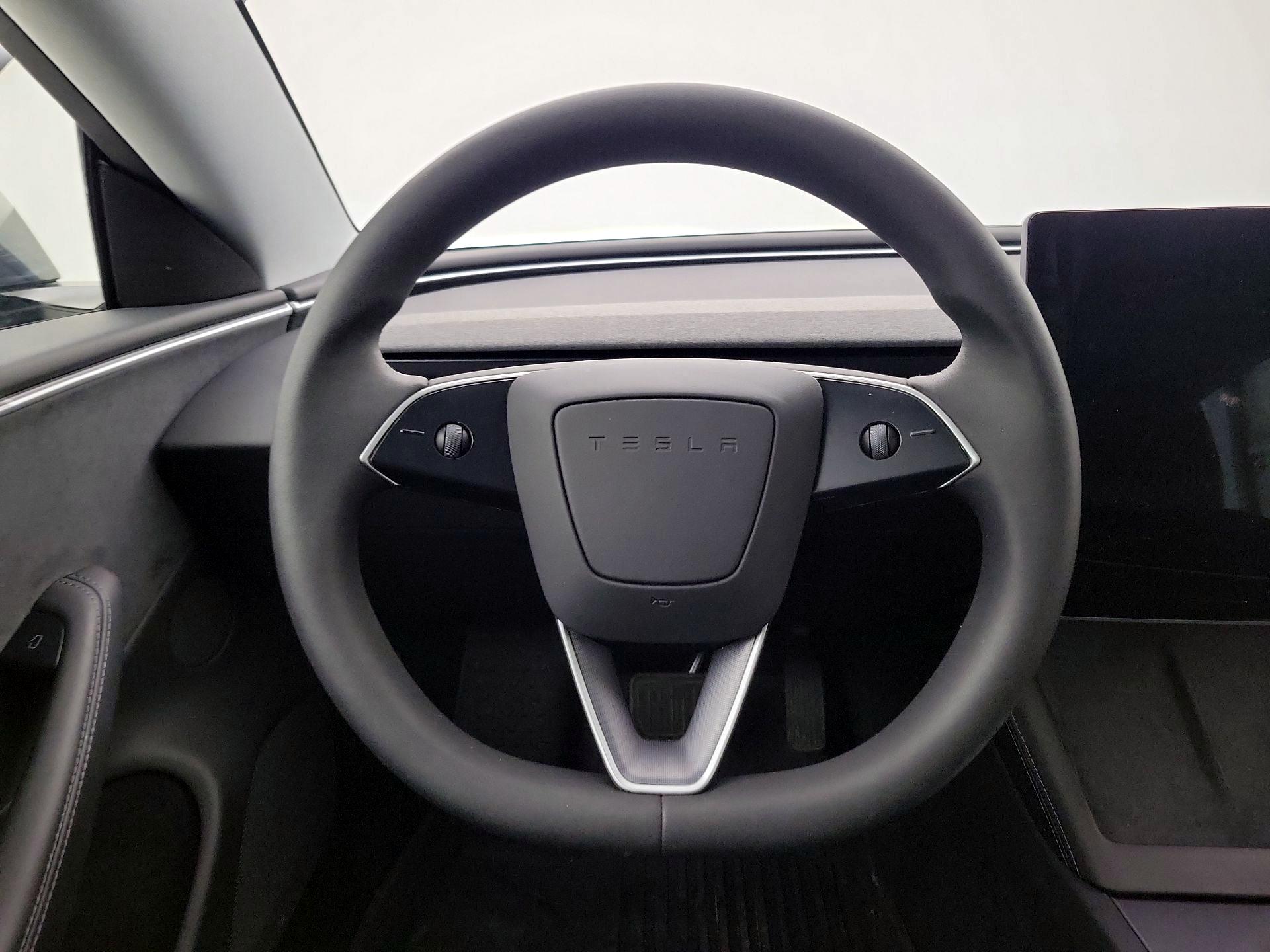 Thumbnail: 2025 Tesla Model 3 - 10