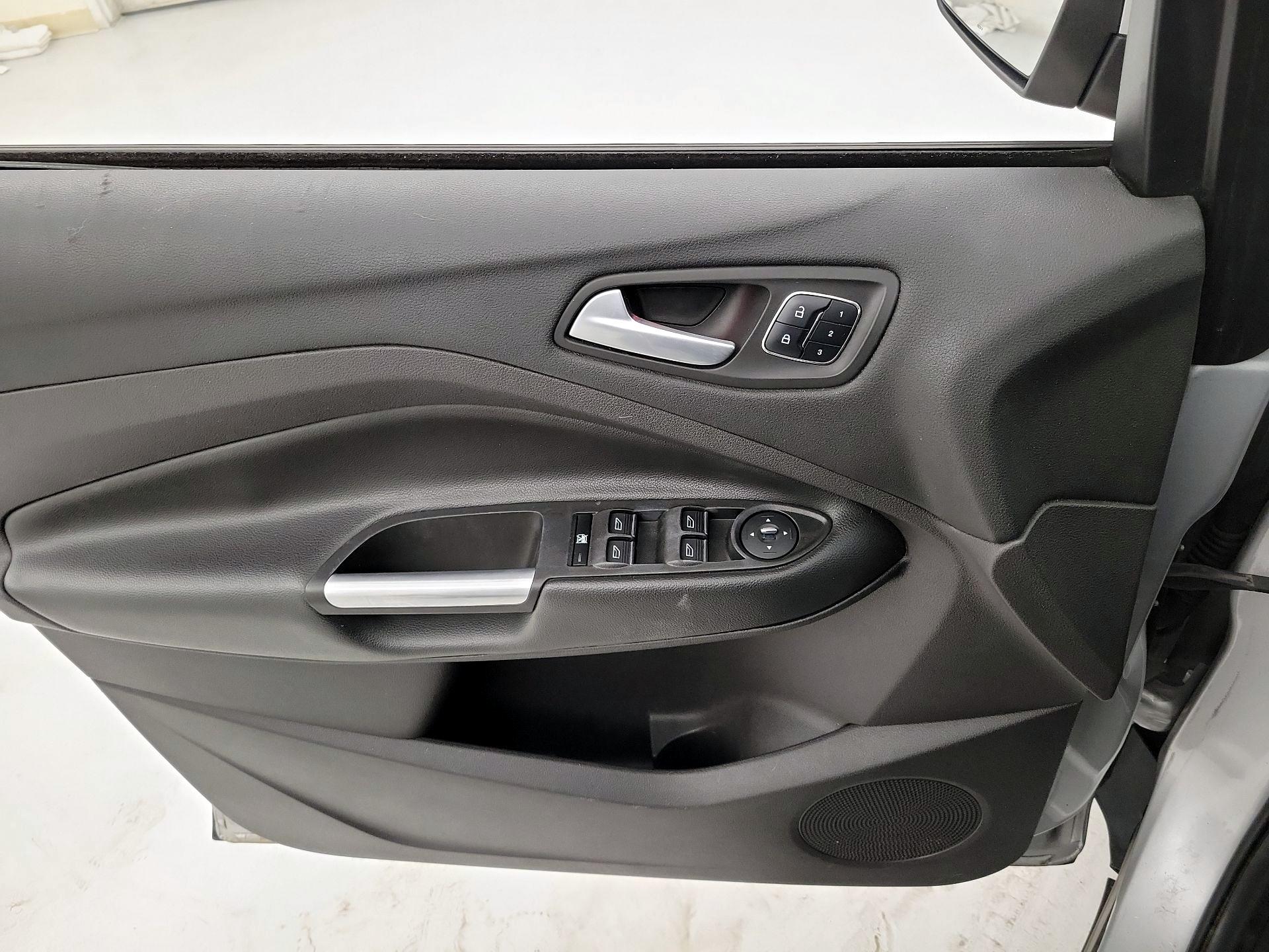 Thumbnail: 2015 Ford Escape - 12