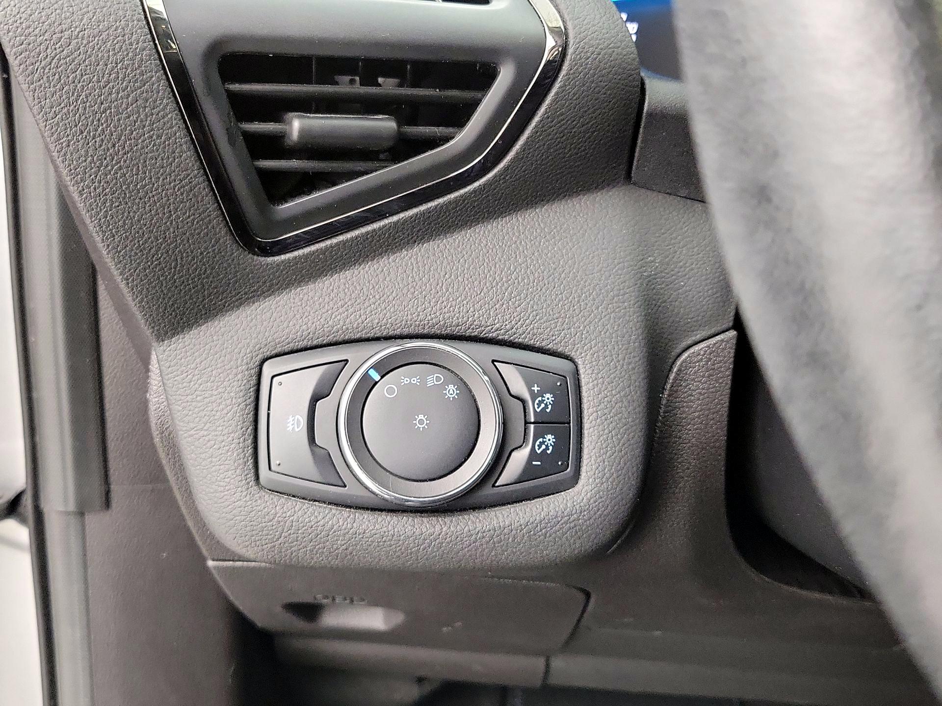 Thumbnail: 2015 Ford Escape - 13