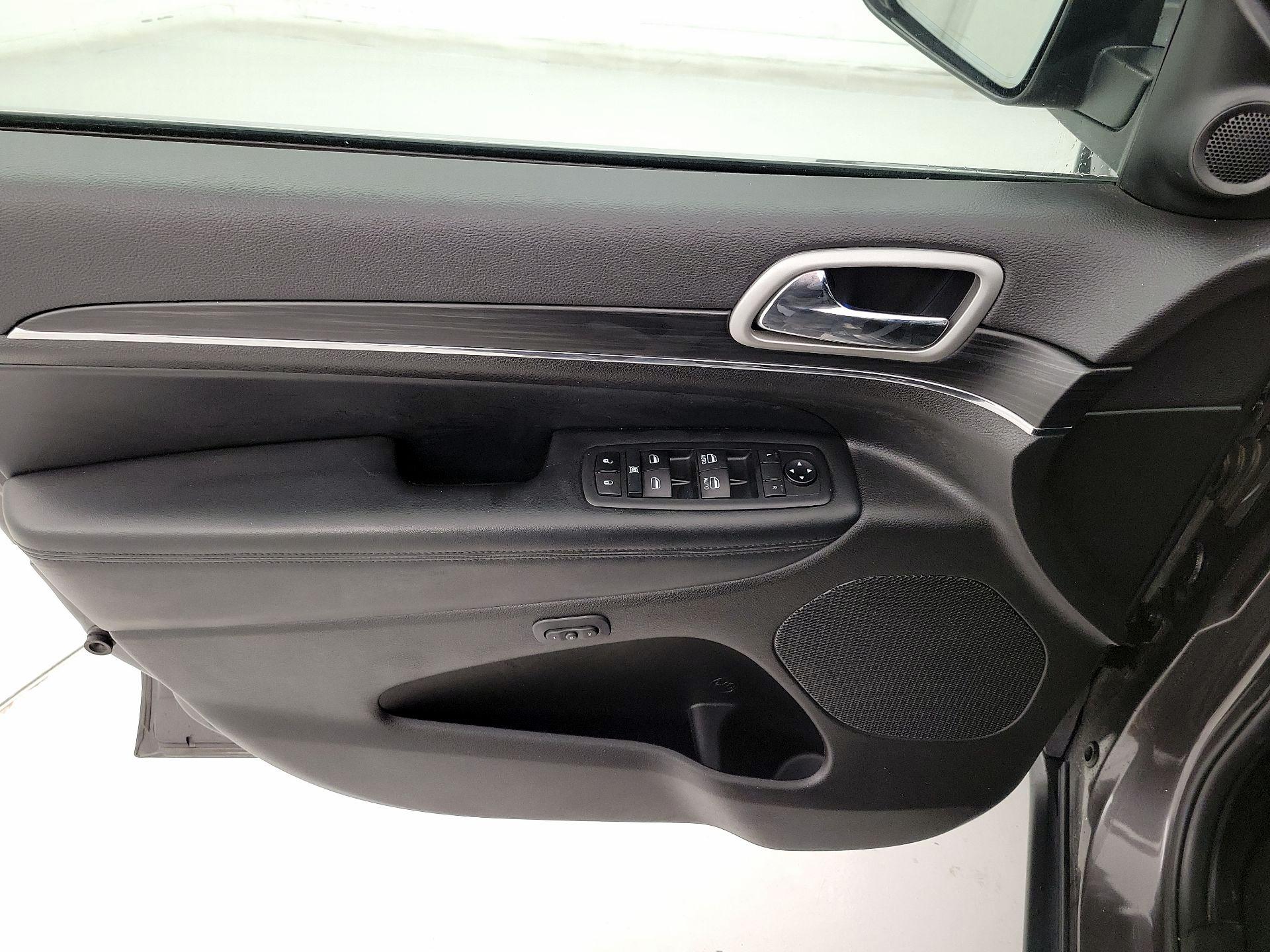 Thumbnail: 2021 Jeep Grand Cherokee - 12