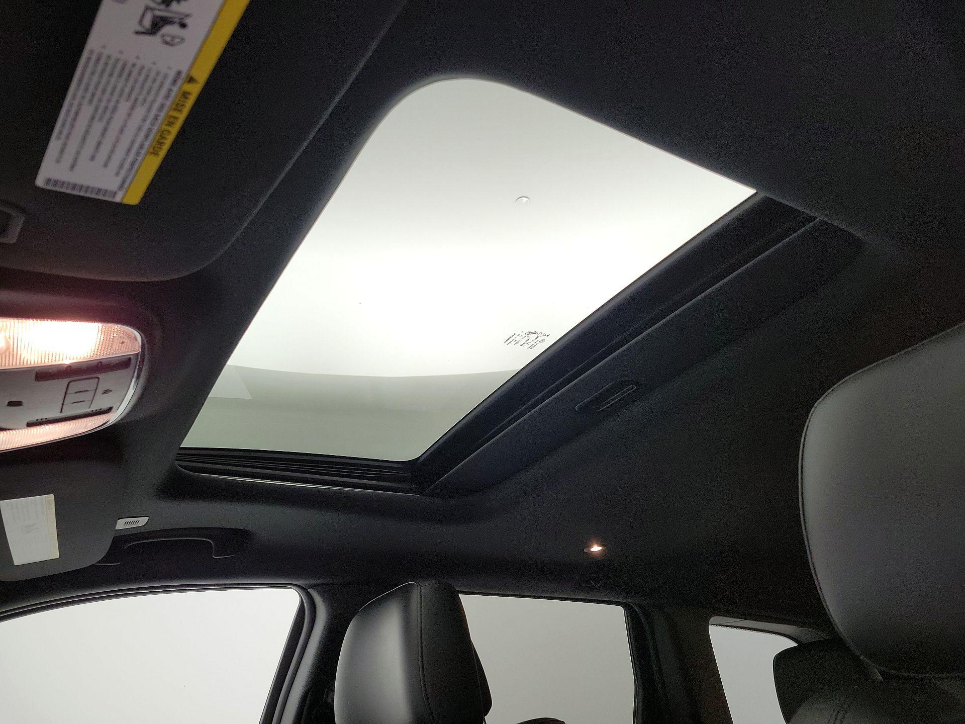 Thumbnail: 2021 Jeep Grand Cherokee - 20