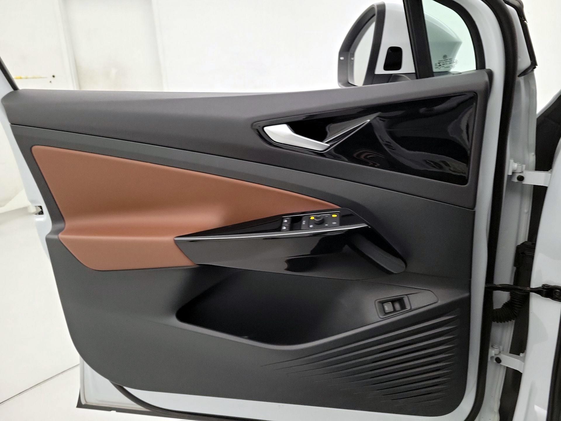 Thumbnail: 2021 Volkswagen ID.4 - 12