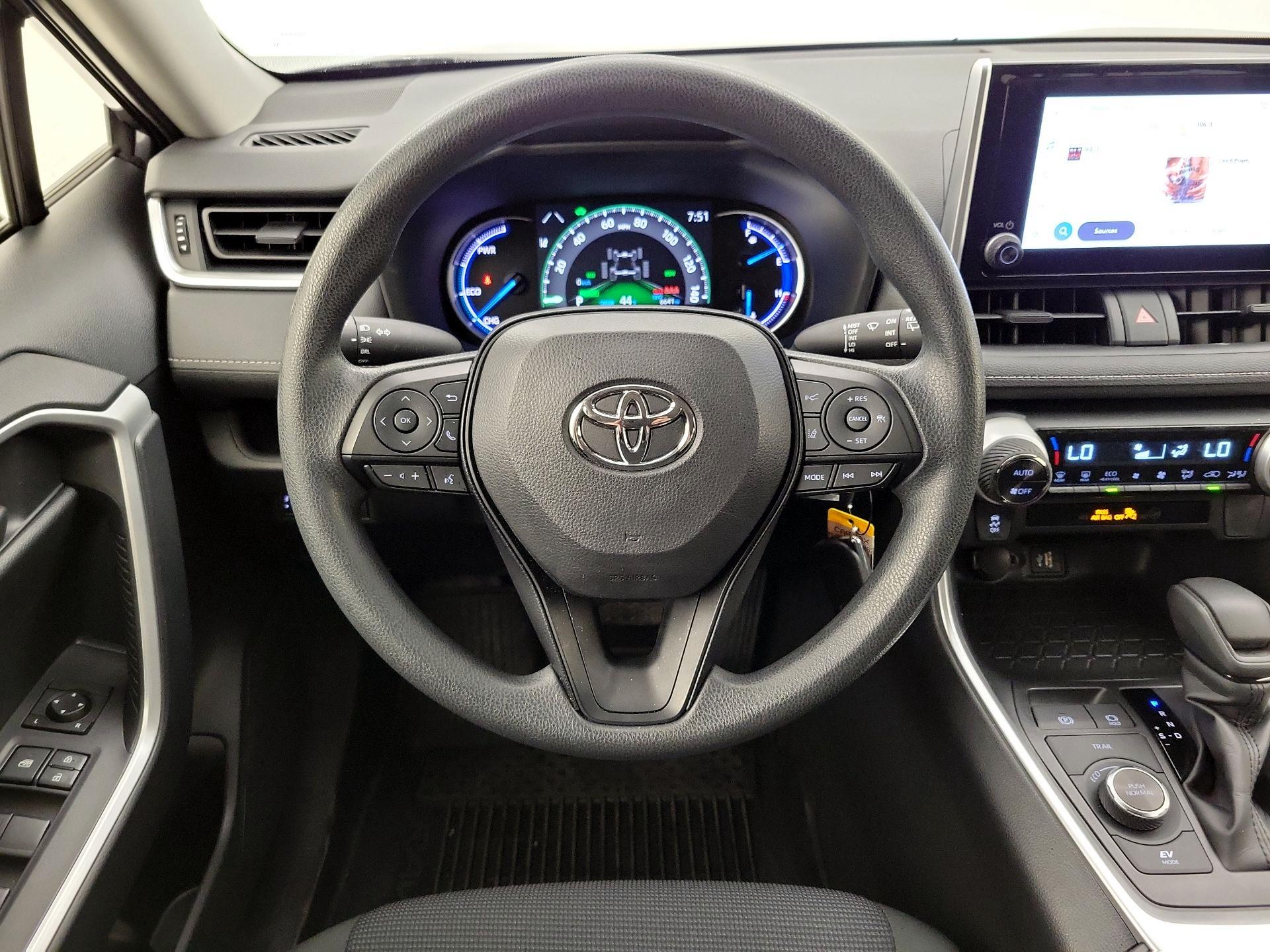 Thumbnail: 2025 Toyota RAV4 - 10