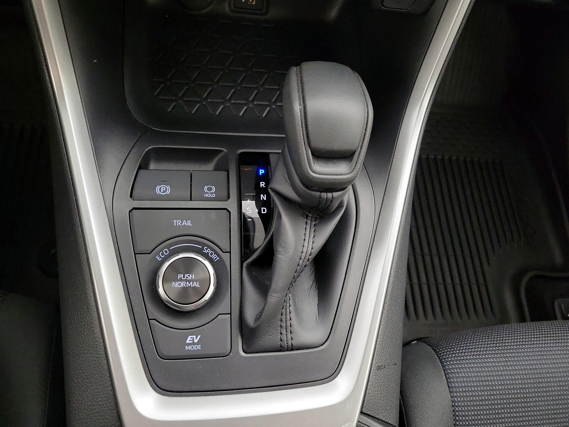 Thumbnail: 2025 Toyota RAV4 - 17