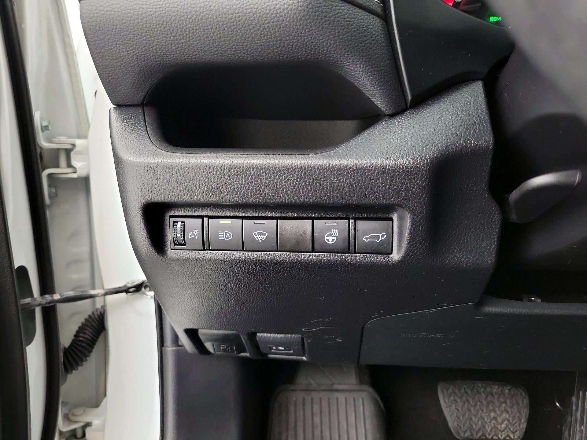 Thumbnail: 2022 Toyota RAV4 - 13