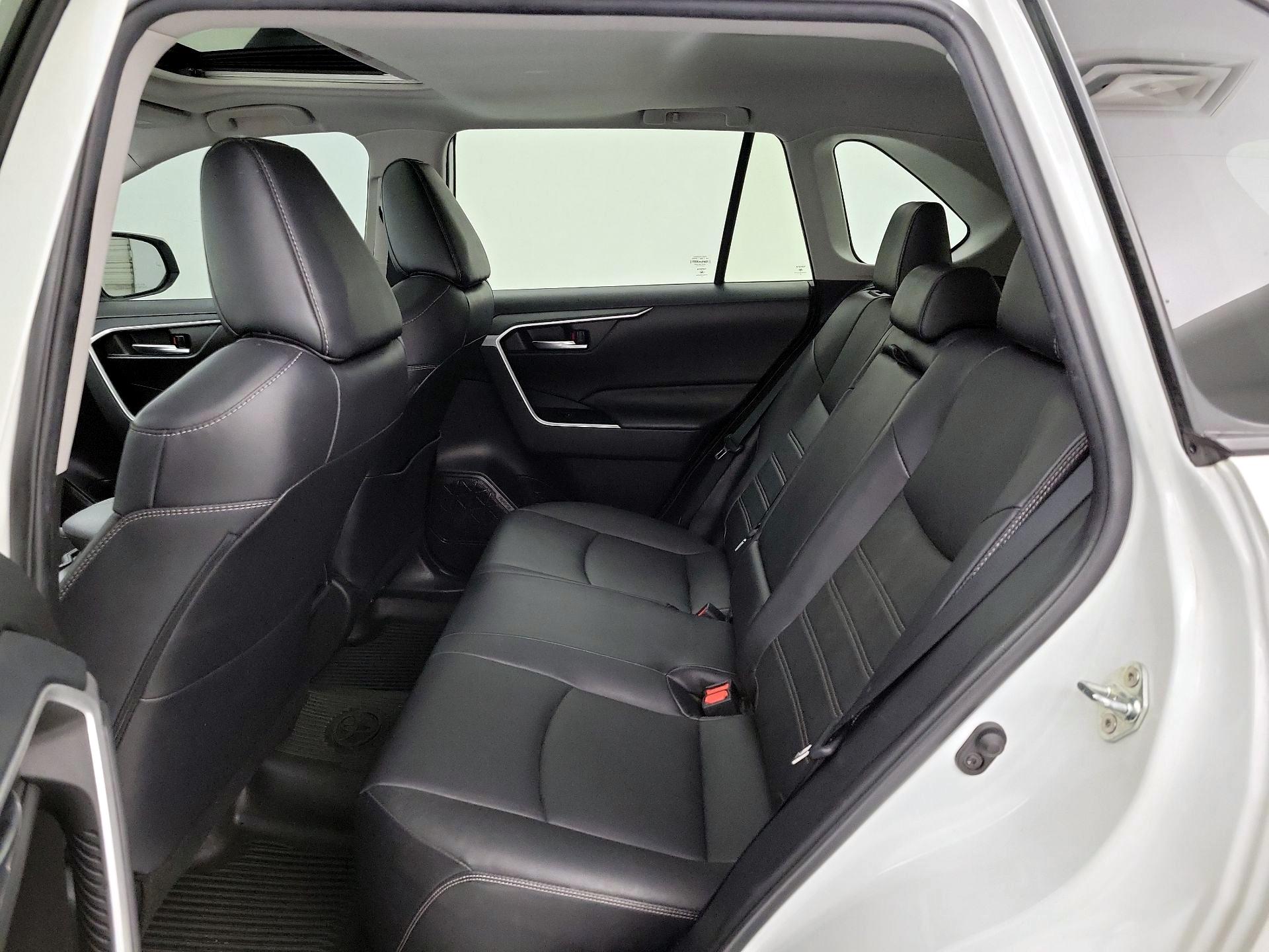 Thumbnail: 2022 Toyota RAV4 - 20