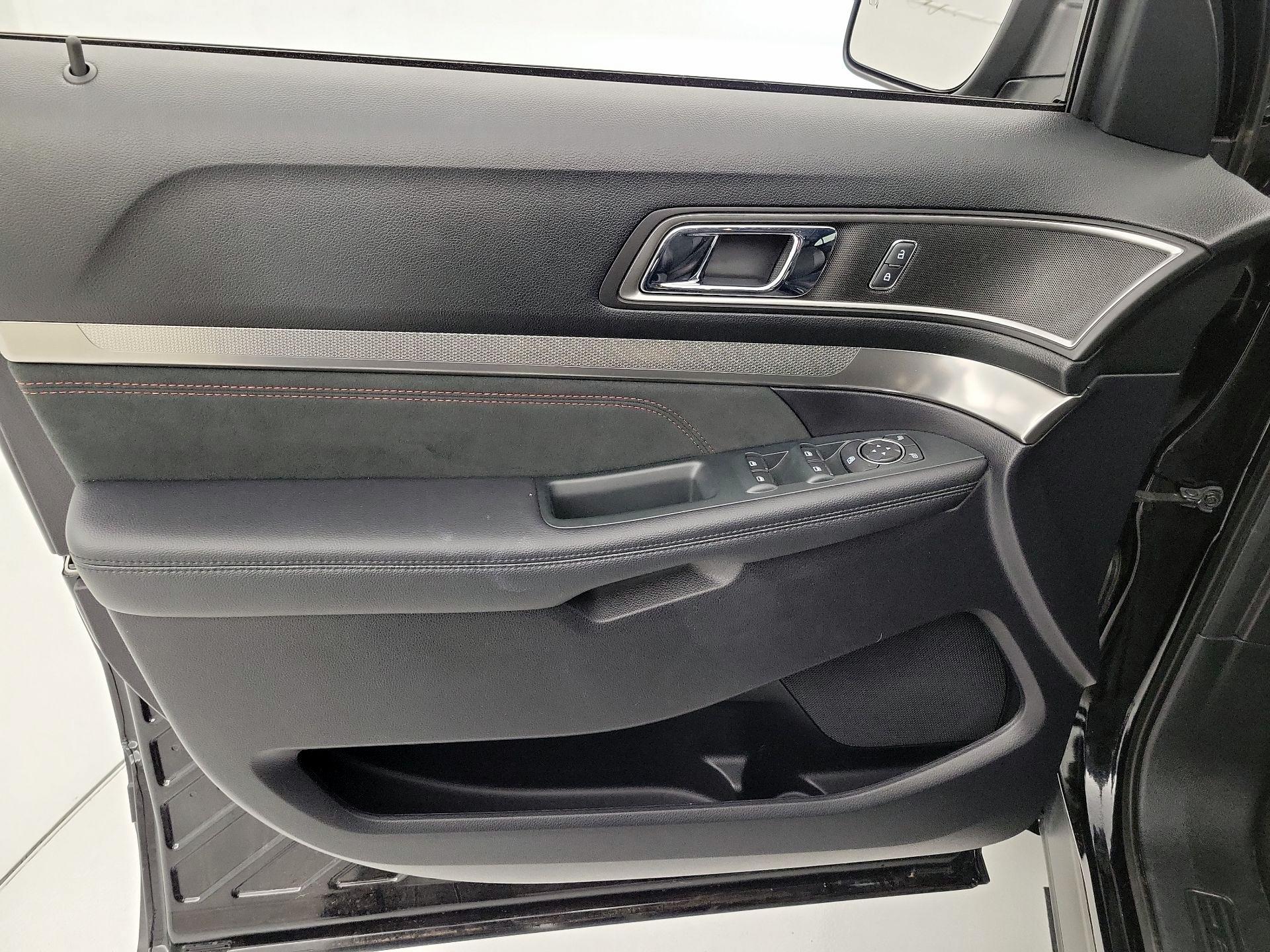 Thumbnail: 2018 Ford Explorer - 12