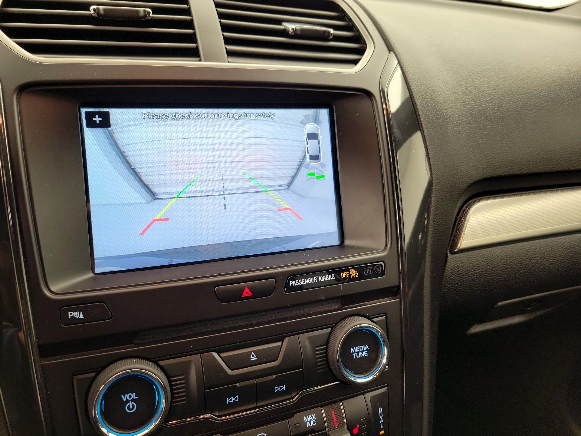 Thumbnail: 2018 Ford Explorer - 15