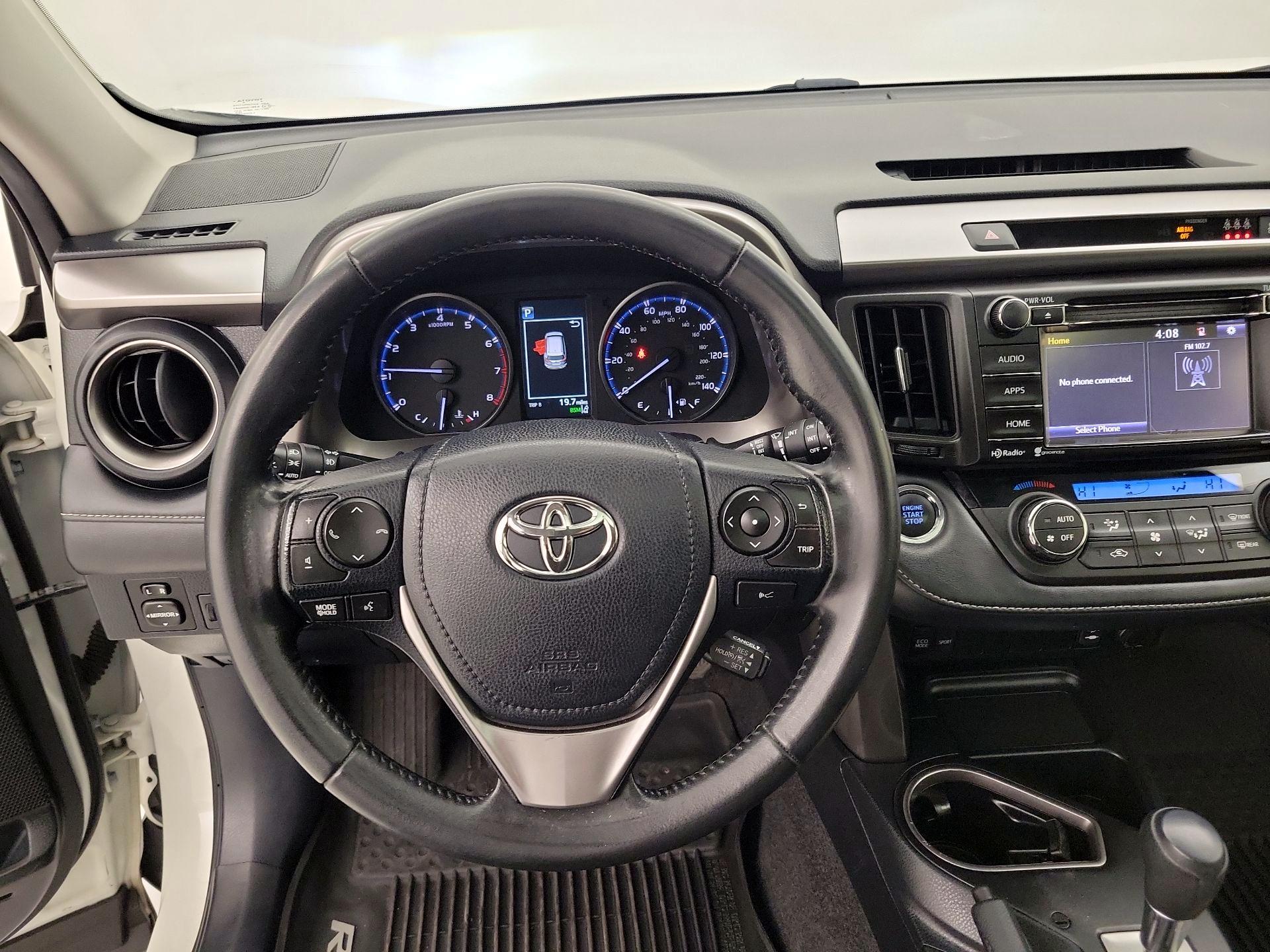 Thumbnail: 2018 Toyota RAV4 - 10