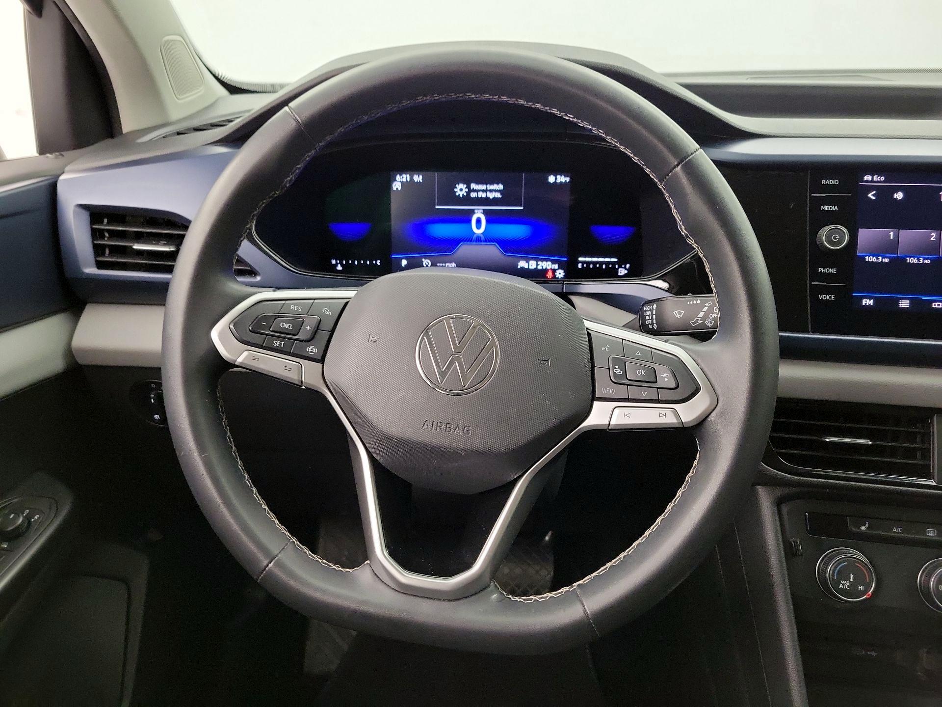 Thumbnail: 2022 Volkswagen Taos - 10