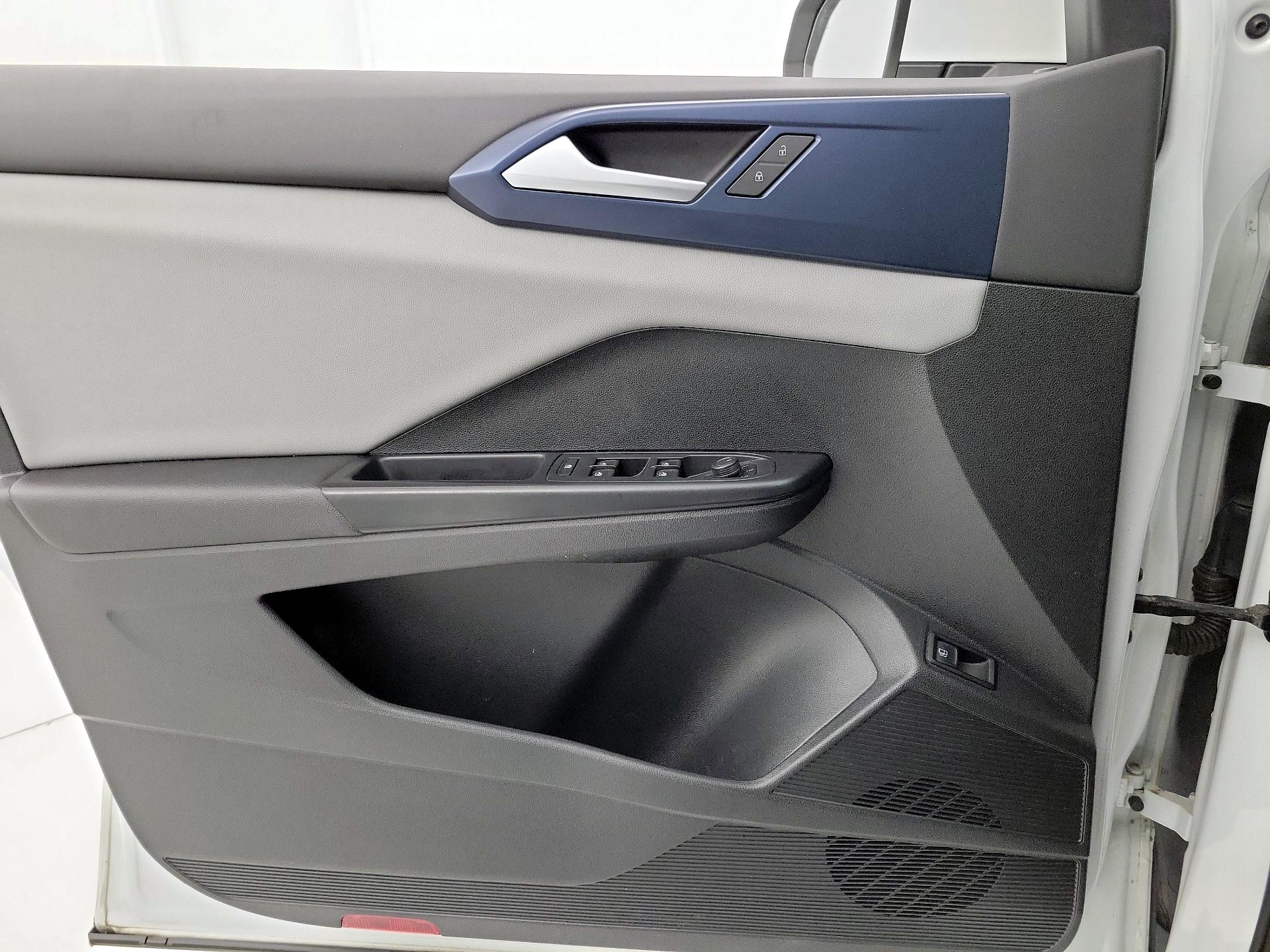 Thumbnail: 2022 Volkswagen Taos - 12