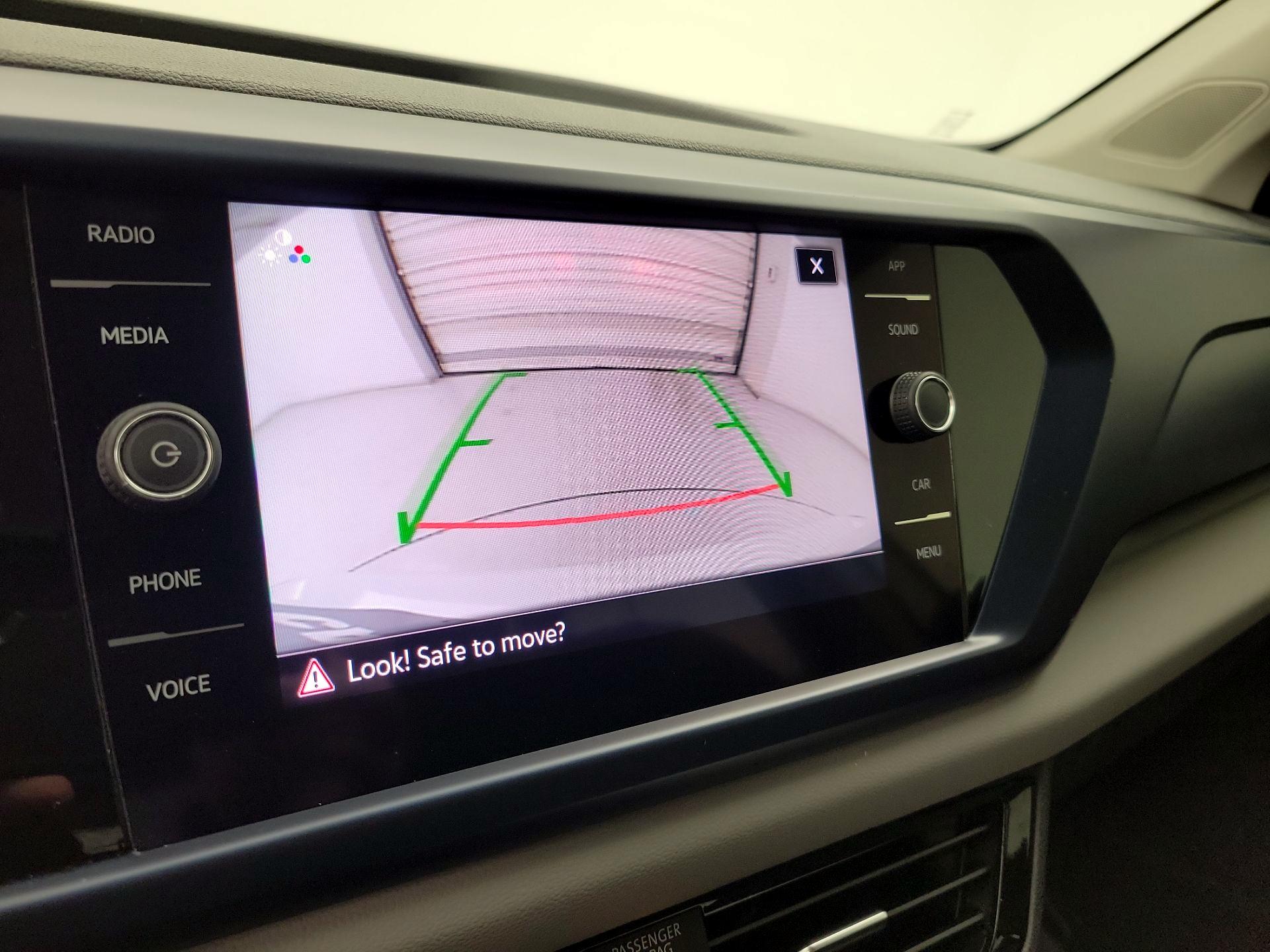 Thumbnail: 2022 Volkswagen Taos - 14