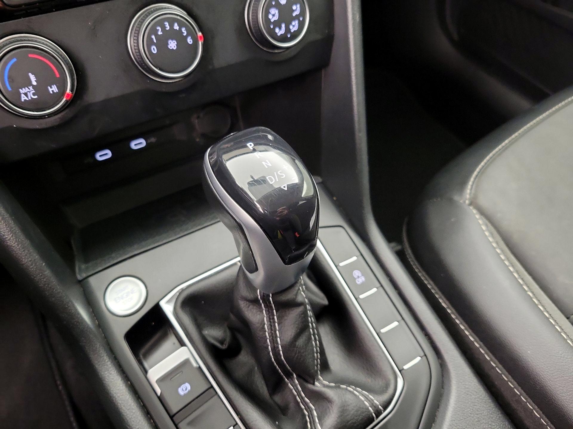 Thumbnail: 2022 Volkswagen Taos - 17