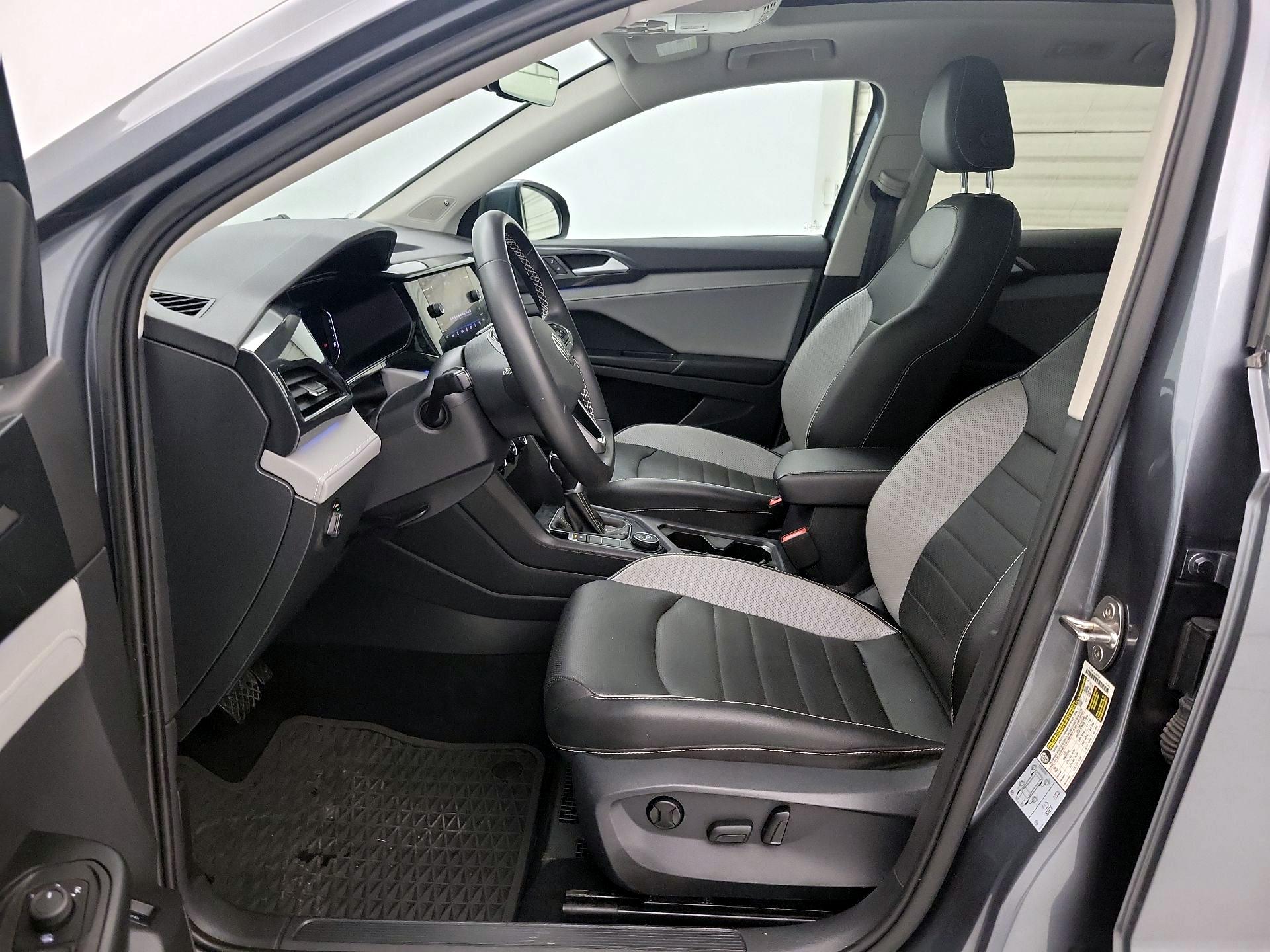 Thumbnail: 2022 Volkswagen Taos - 11