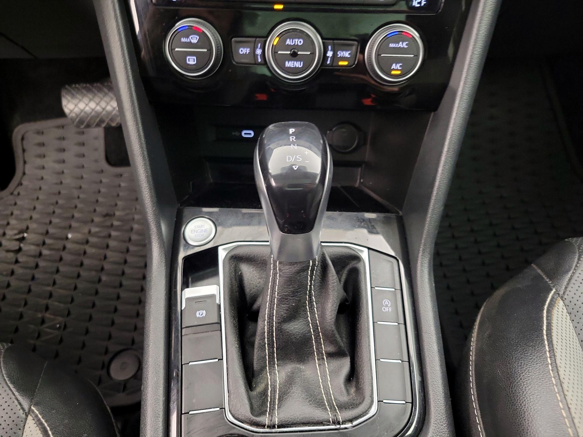 Thumbnail: 2022 Volkswagen Taos - 17