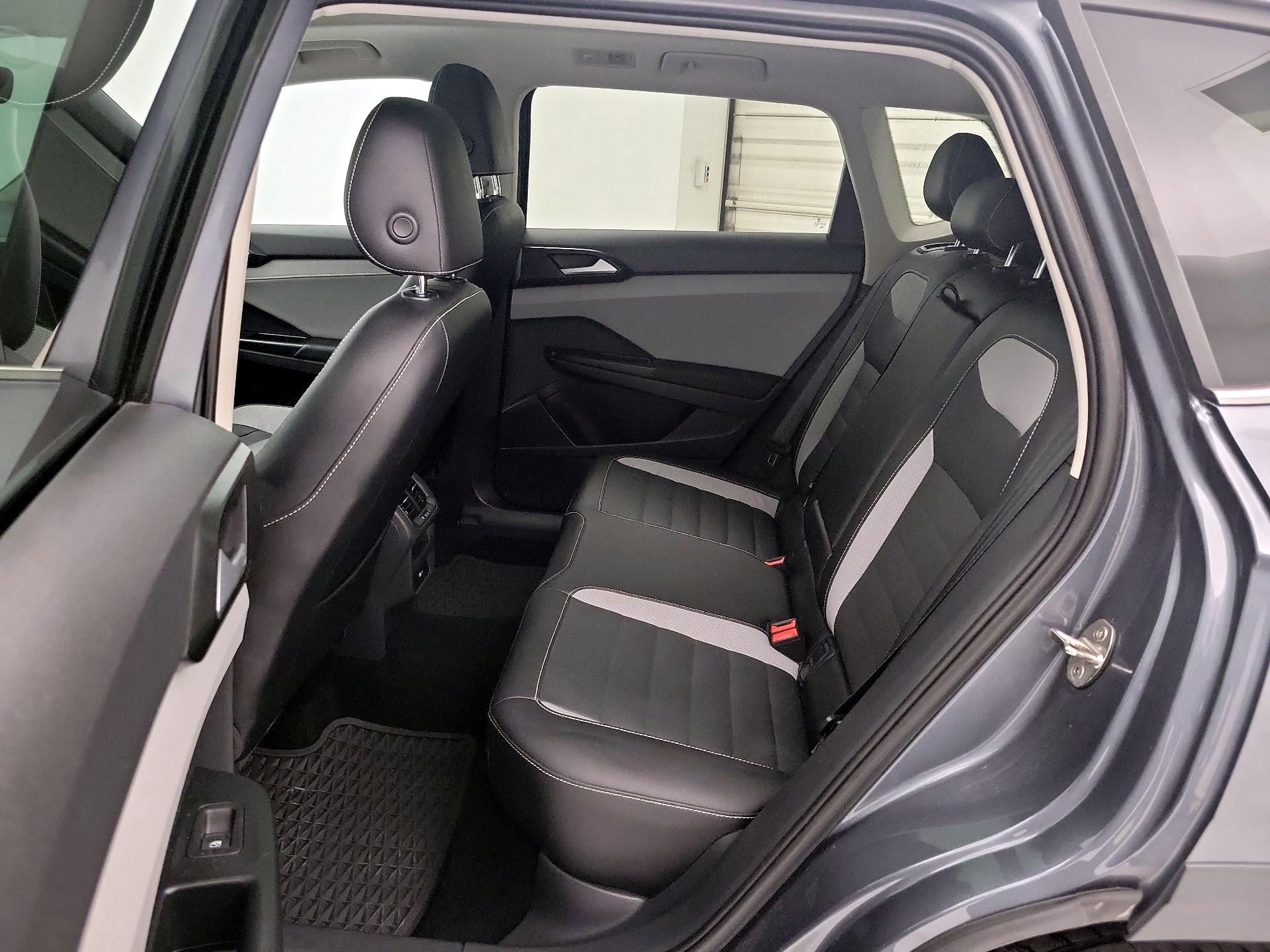 Thumbnail: 2022 Volkswagen Taos - 20