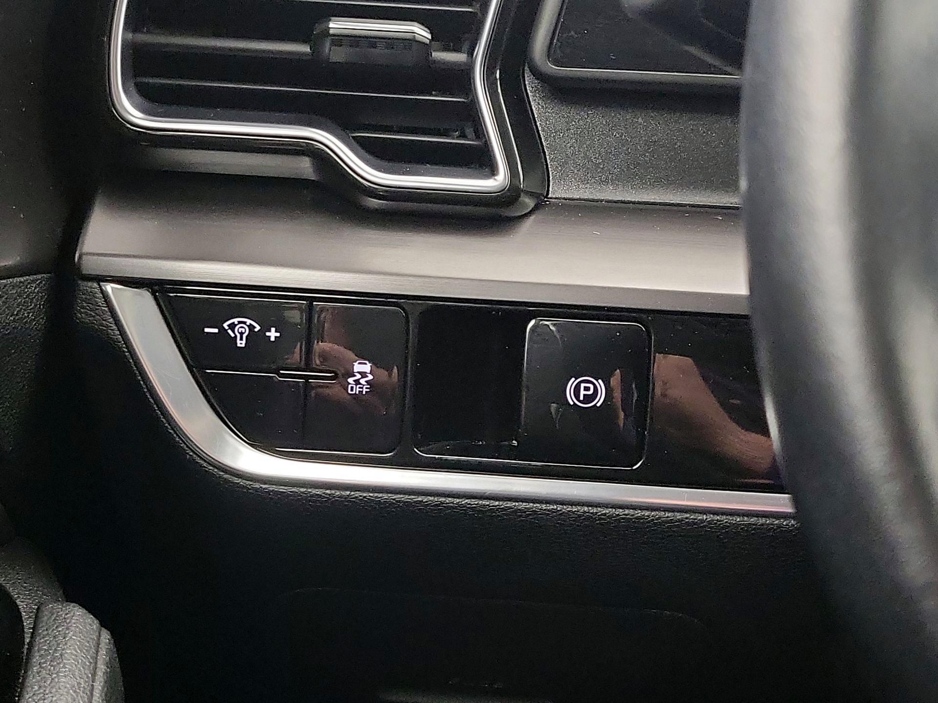 Thumbnail: 2023 Kia Sportage - 13