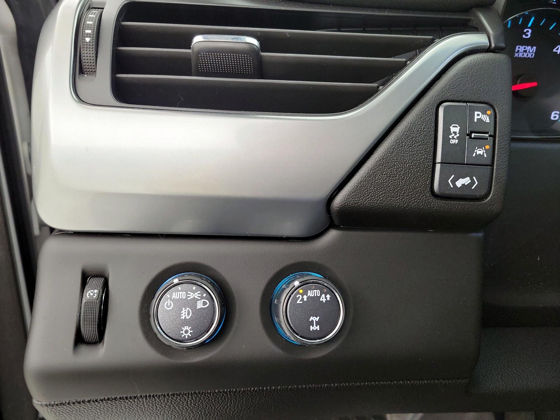 Thumbnail: 2019 Chevrolet Tahoe - 13