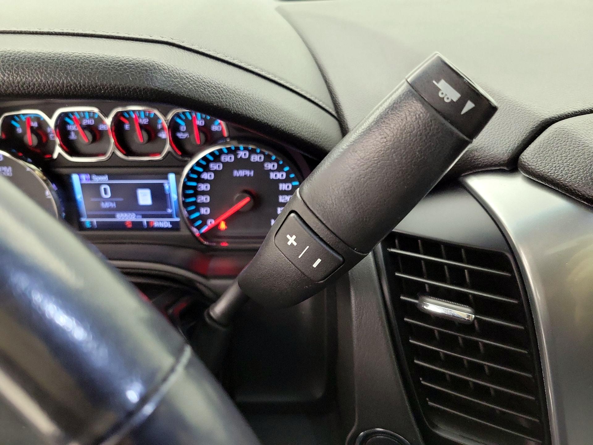 Thumbnail: 2019 Chevrolet Tahoe - 18