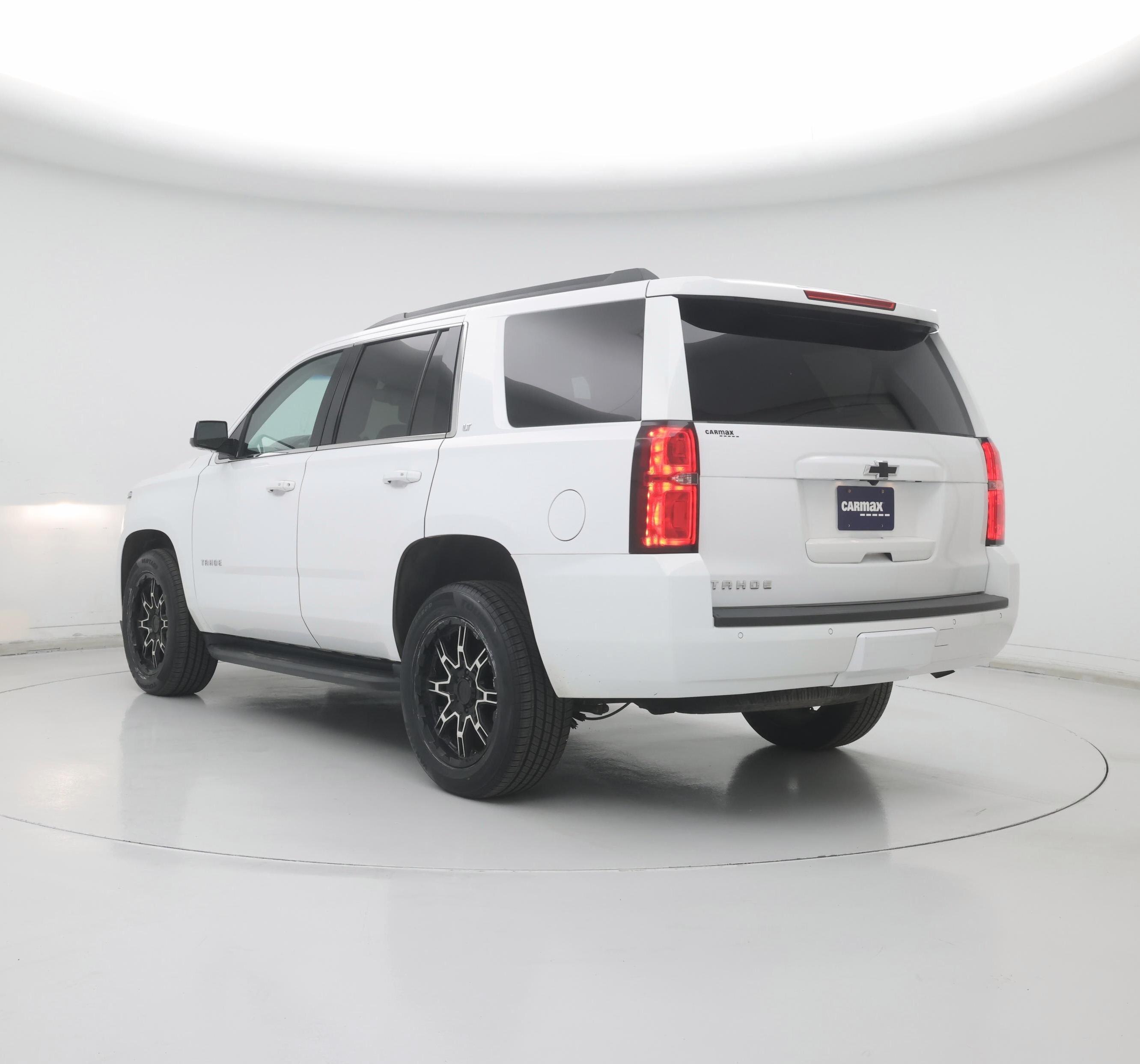 Thumbnail: 2019 Chevrolet Tahoe - 2