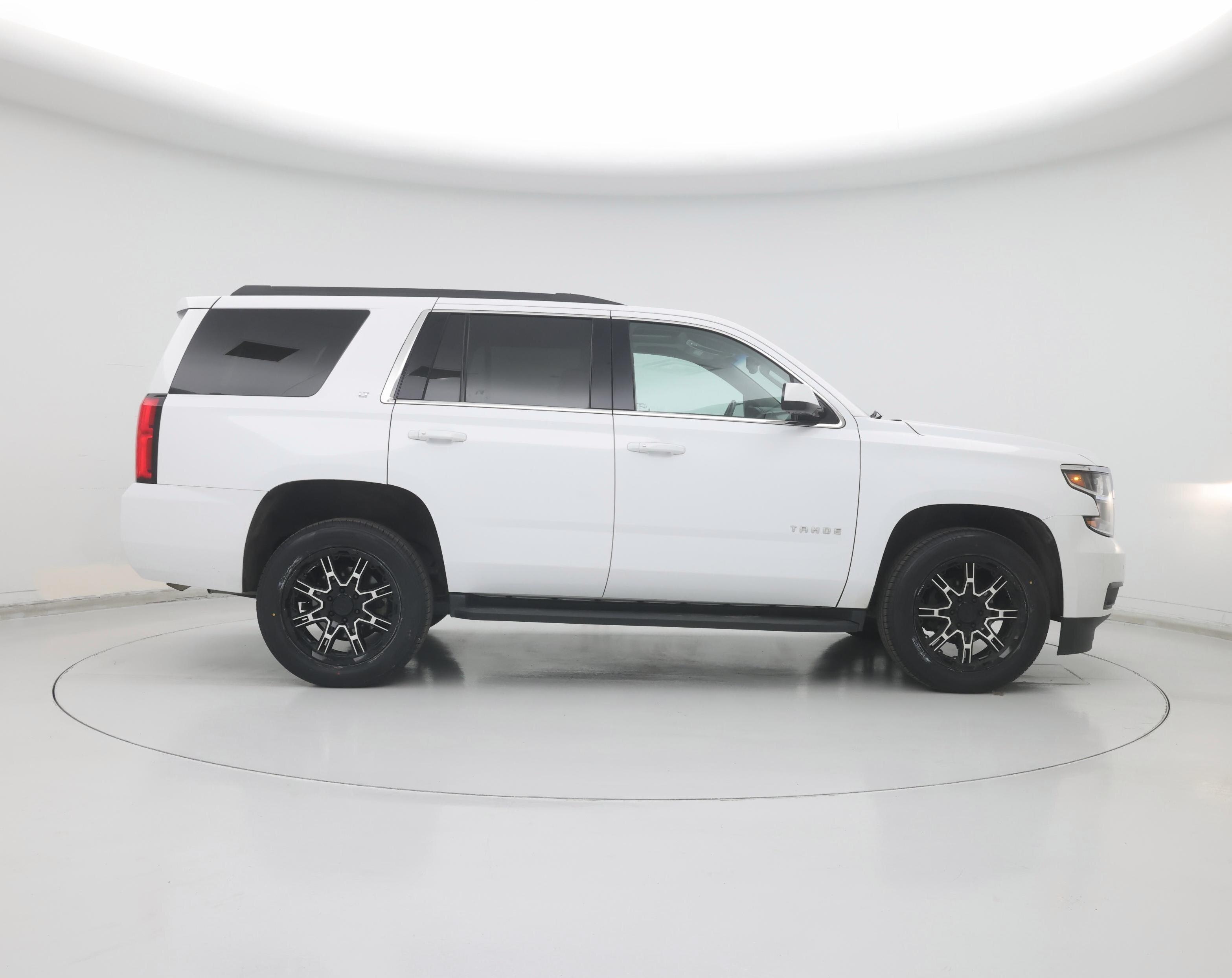 Thumbnail: 2019 Chevrolet Tahoe - 7