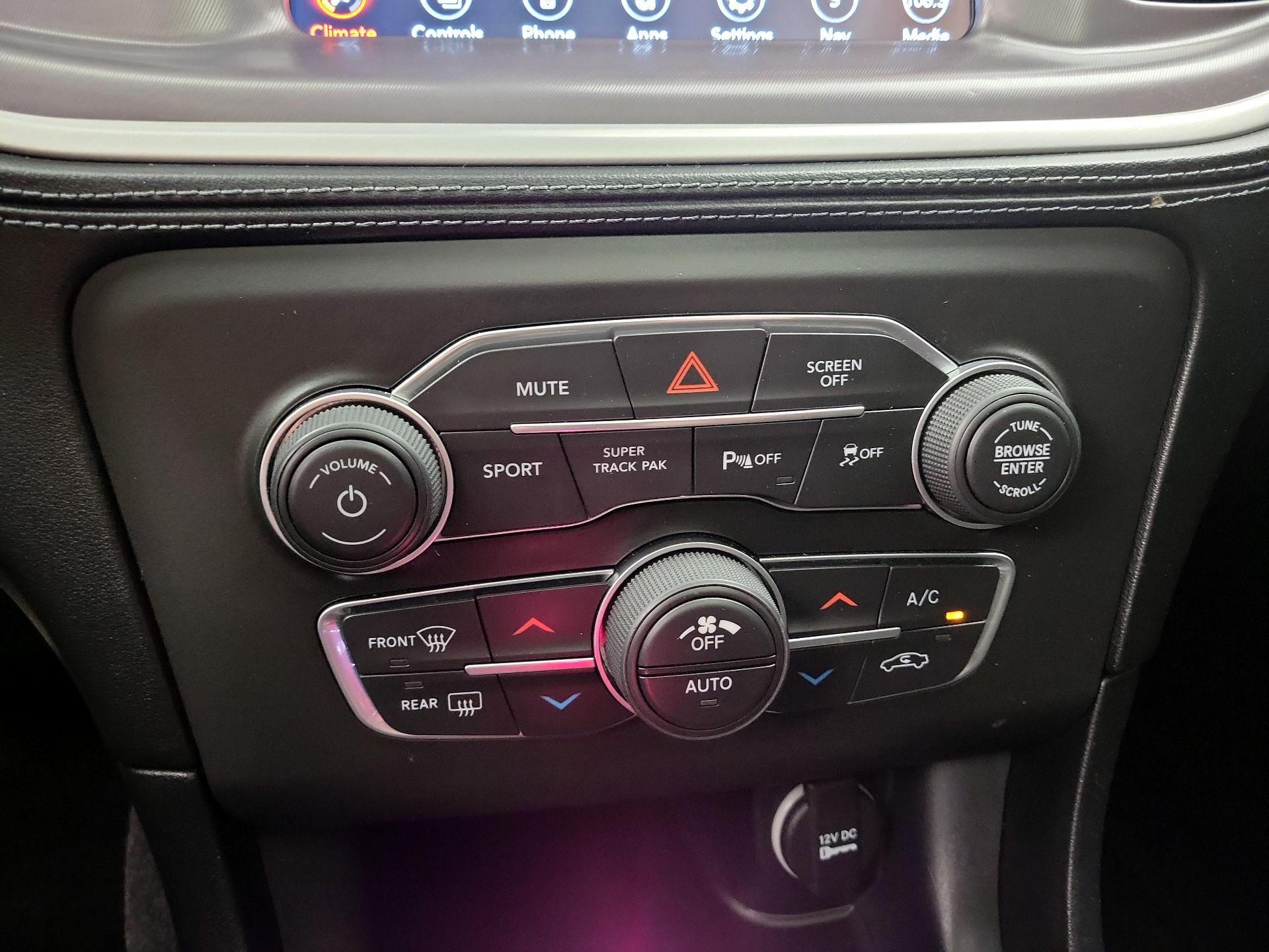 Thumbnail: 2022 Dodge Charger - 17