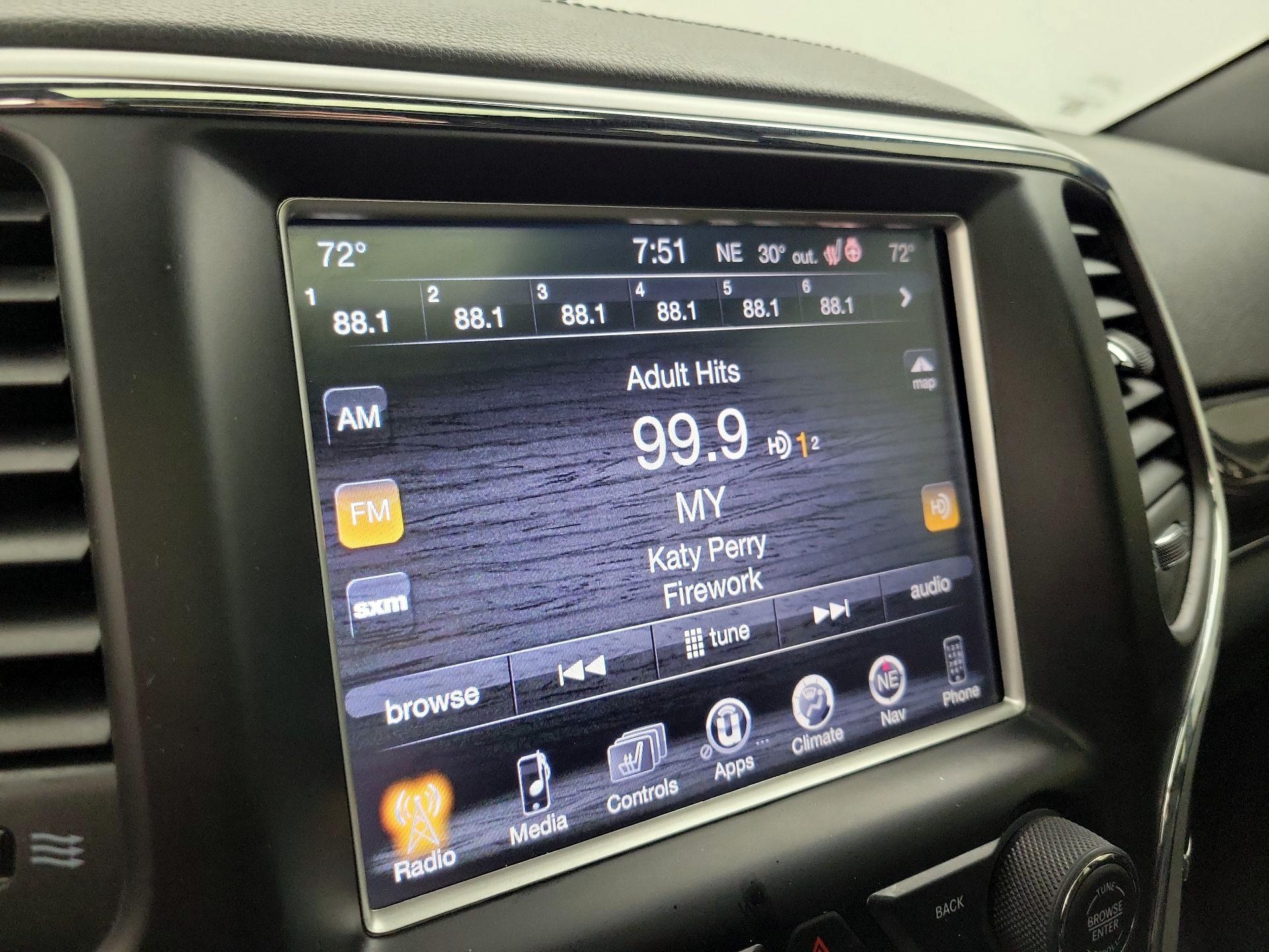 Thumbnail: 2015 Jeep Grand Cherokee - 15