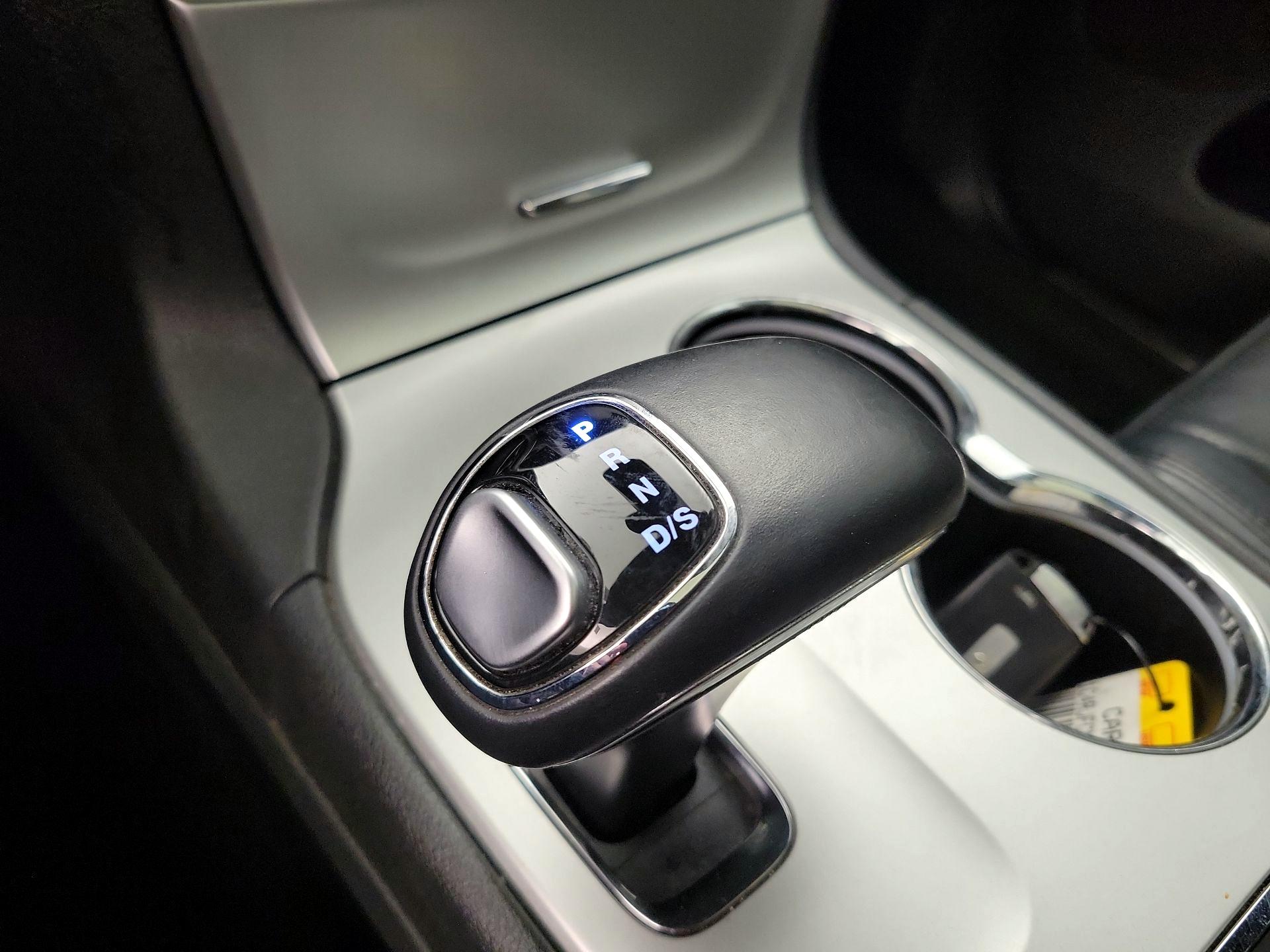 Thumbnail: 2015 Jeep Grand Cherokee - 17