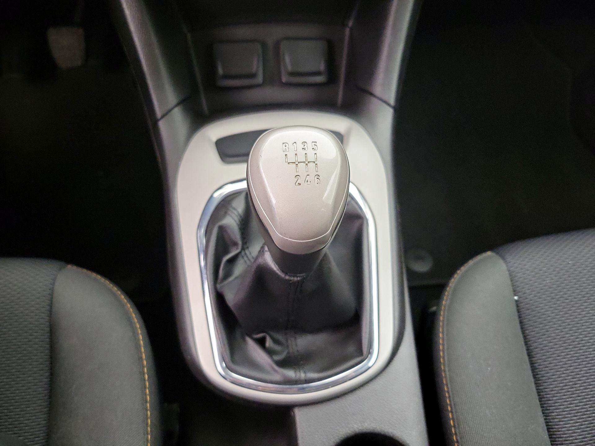 Thumbnail: 2016 Chevrolet Cruze - 17