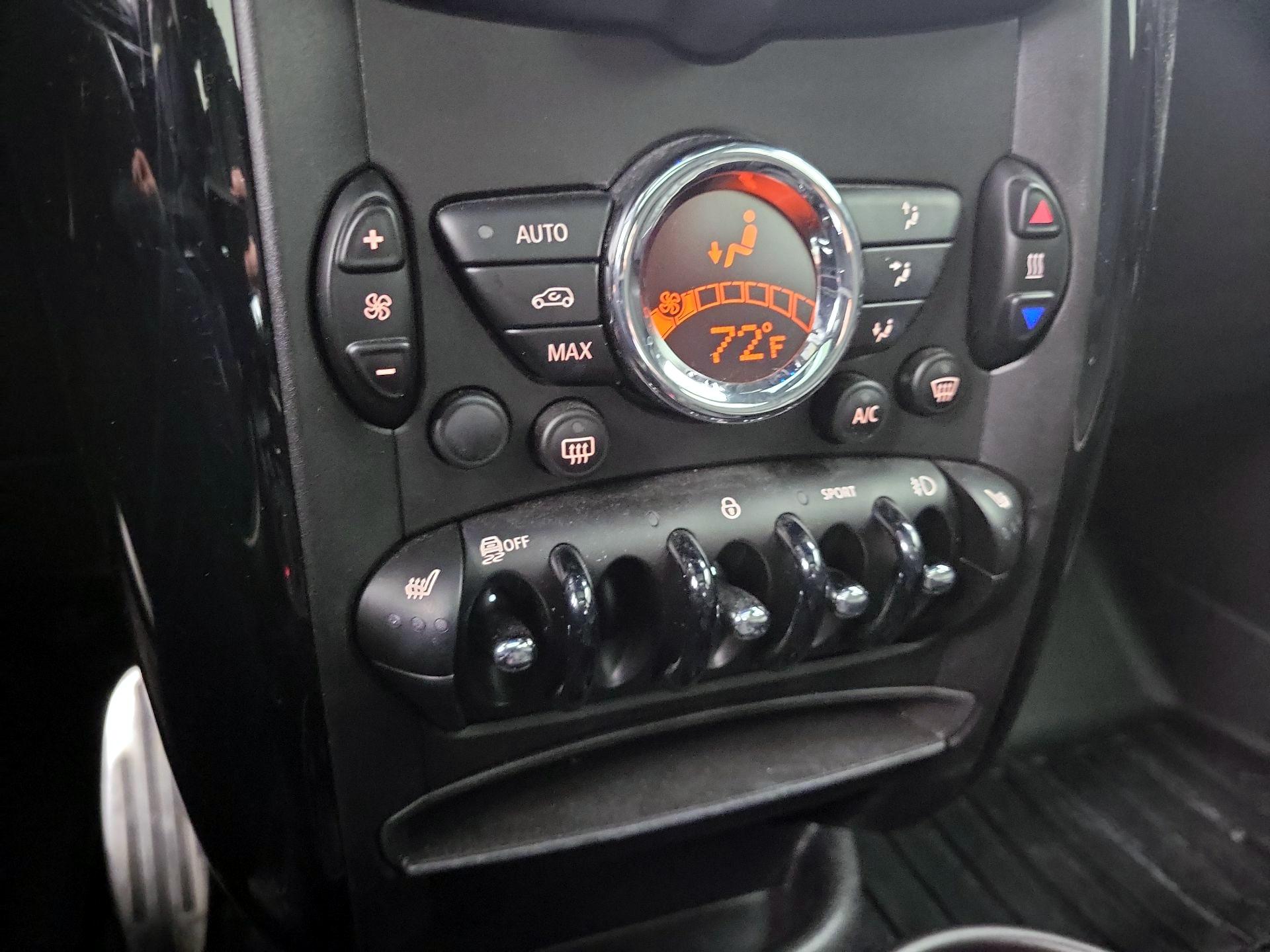 Thumbnail: 2015 MINI Cooper Countryman - 14