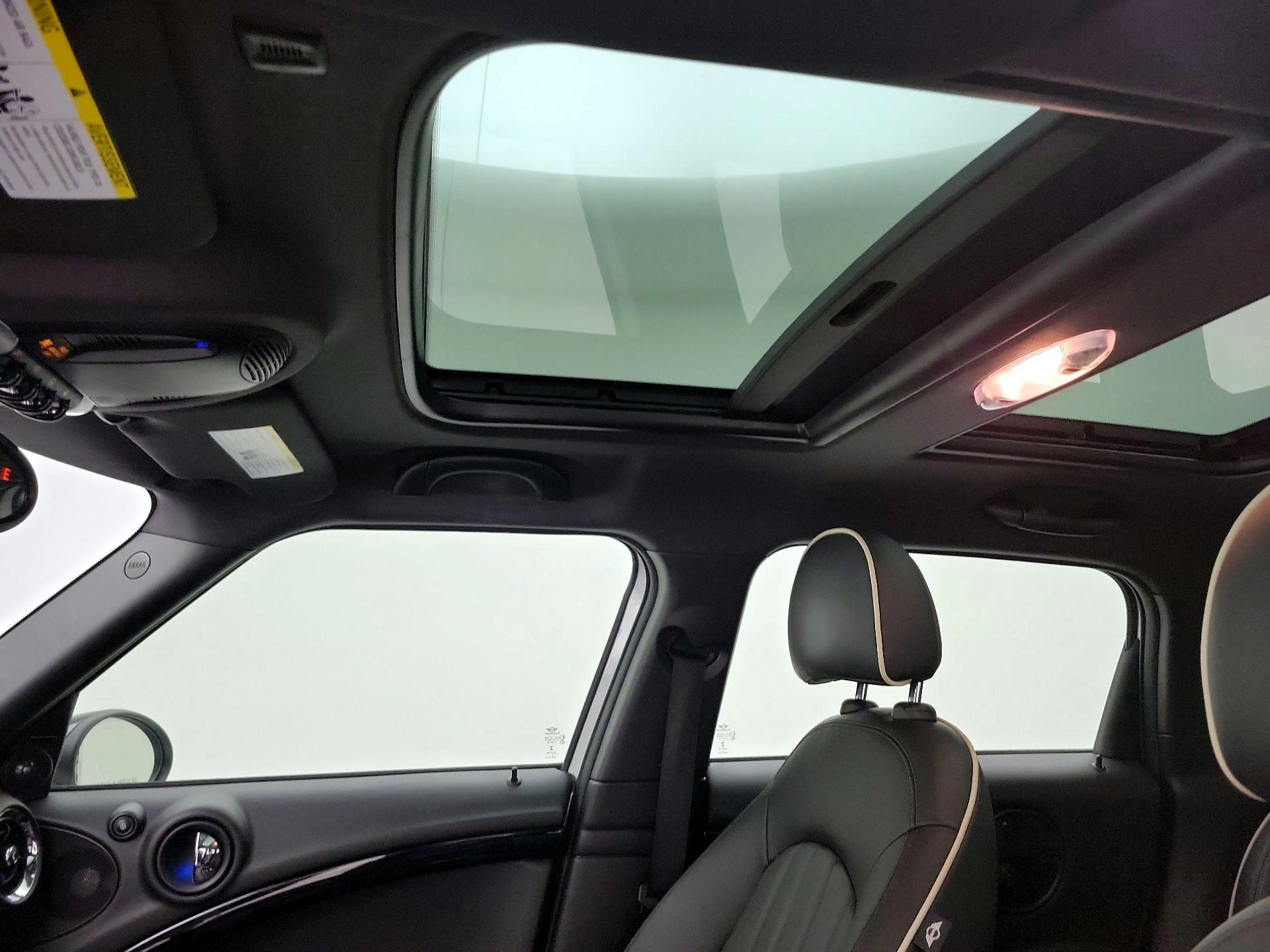 Thumbnail: 2015 MINI Cooper Countryman - 17