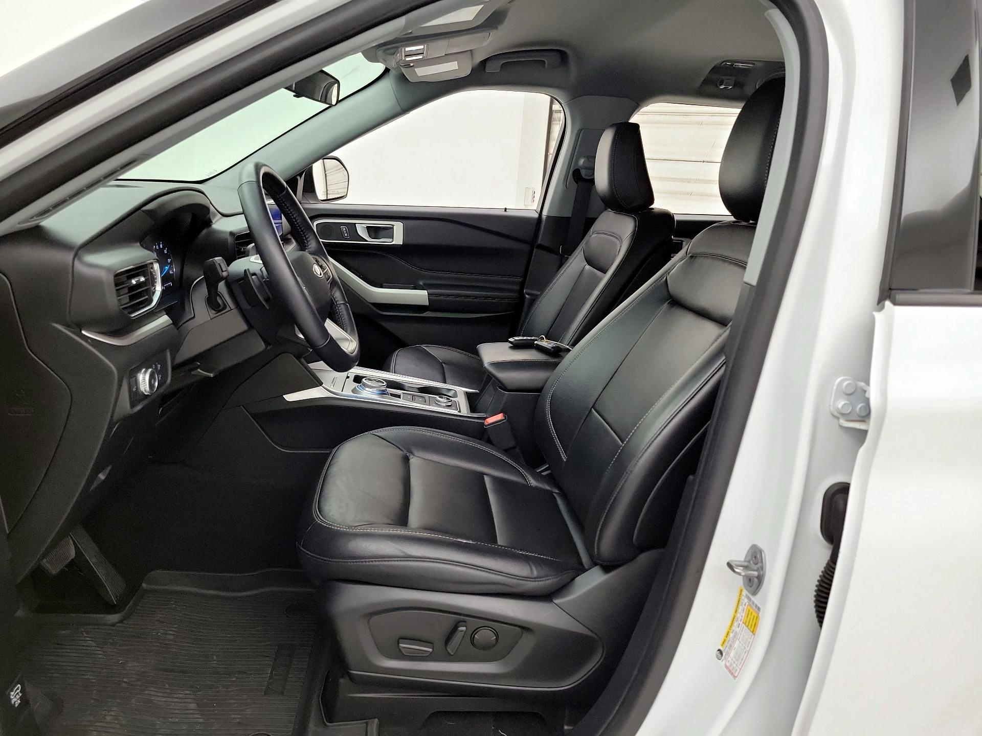 Thumbnail: 2020 Ford Explorer - 11