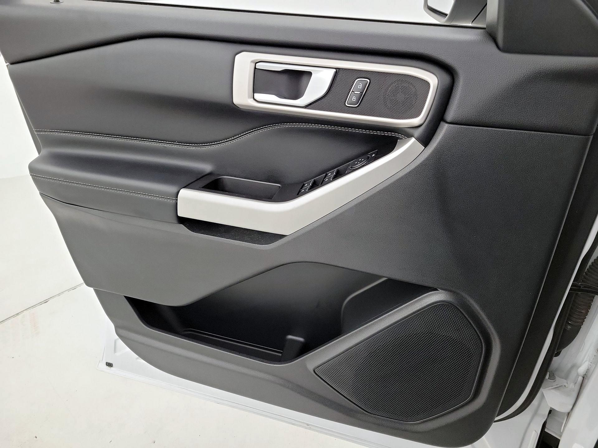 Thumbnail: 2020 Ford Explorer - 12