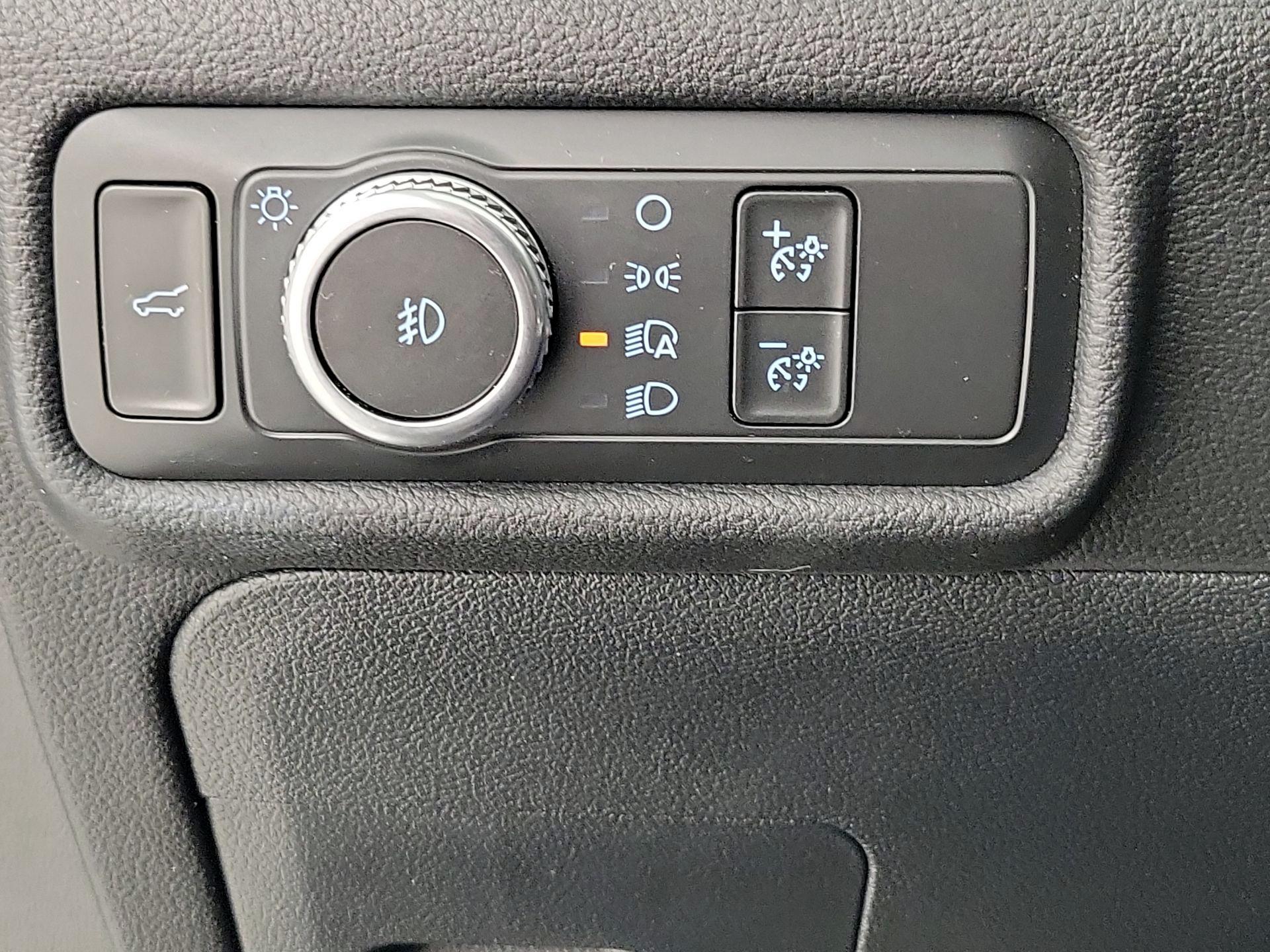 Thumbnail: 2020 Ford Explorer - 13