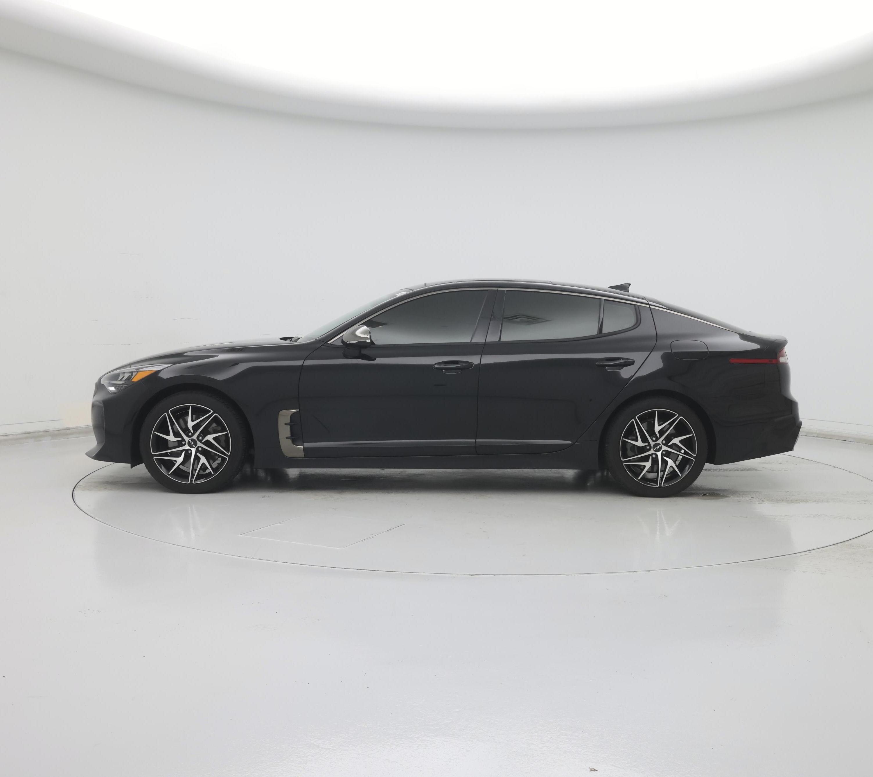 Thumbnail: 2022 Kia Stinger - 3