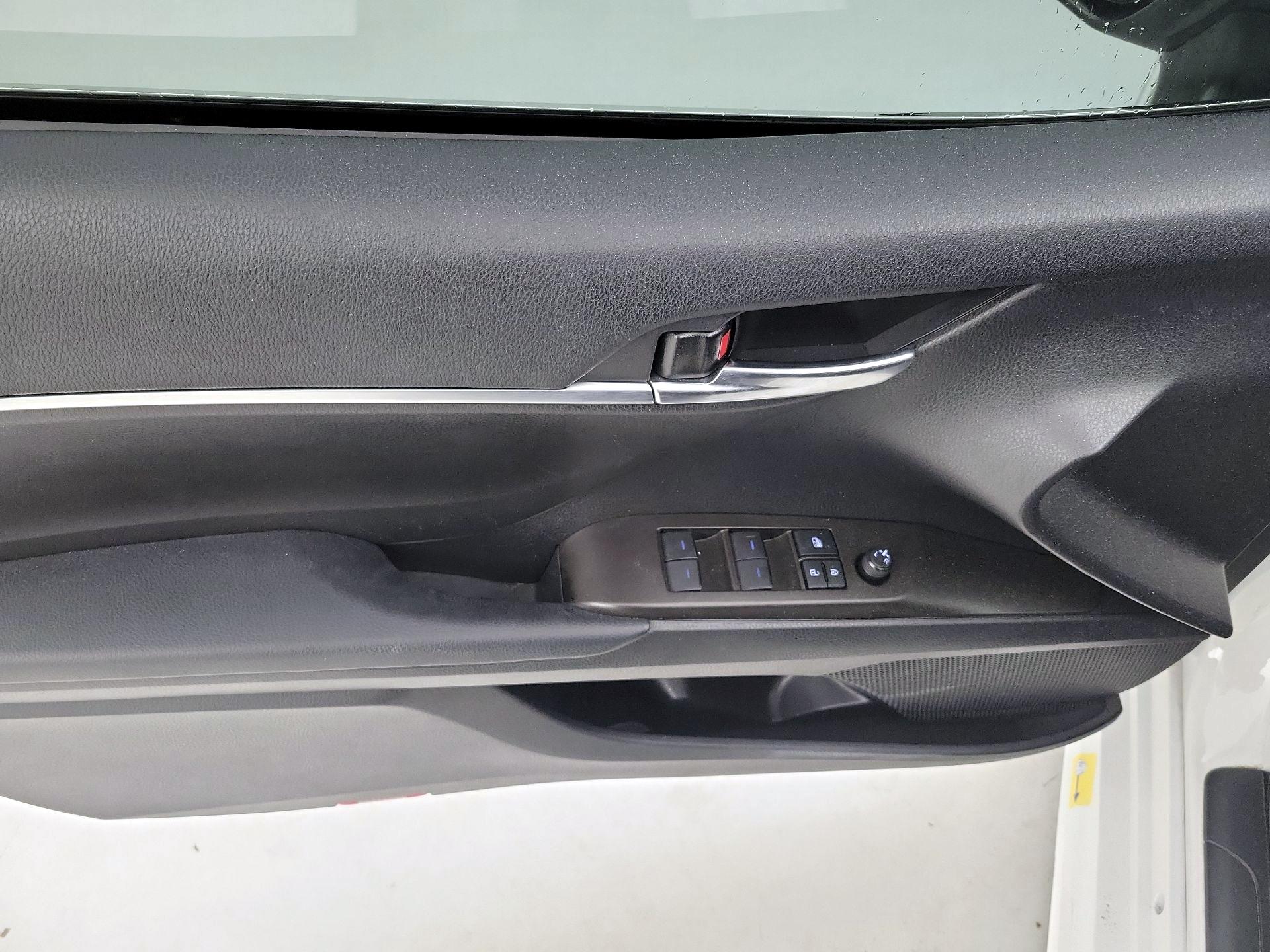 Thumbnail: 2022 Toyota Camry - 12