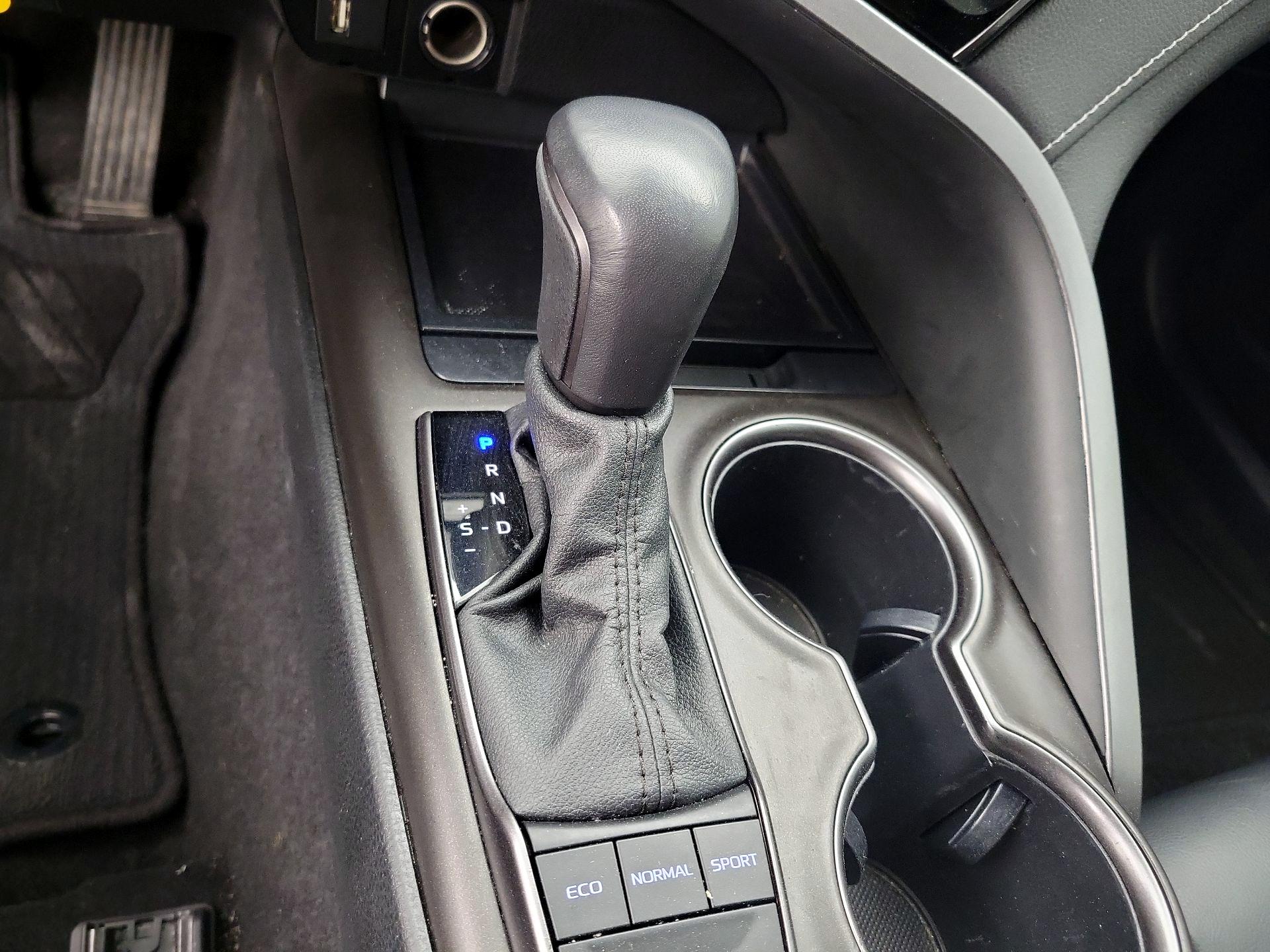 Thumbnail: 2022 Toyota Camry - 17