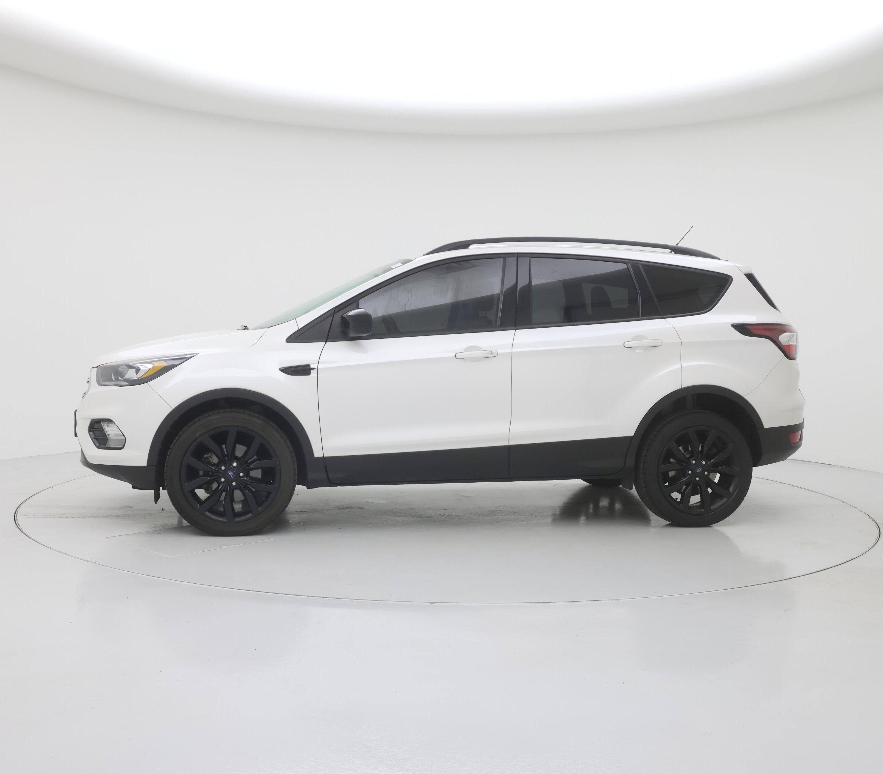 Thumbnail: 2017 Ford Escape - 3