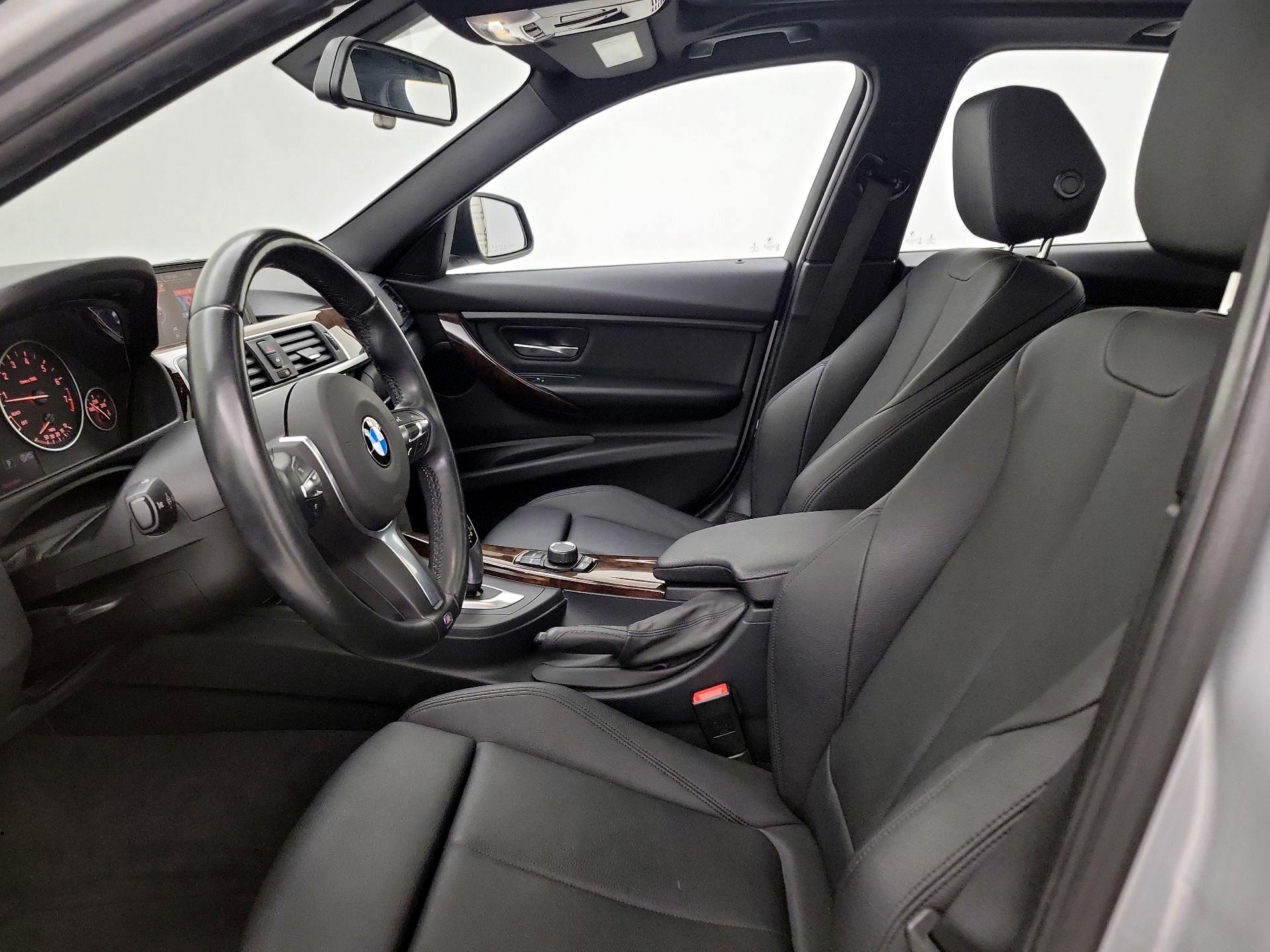 Thumbnail: 2016 BMW 3 Series - 11