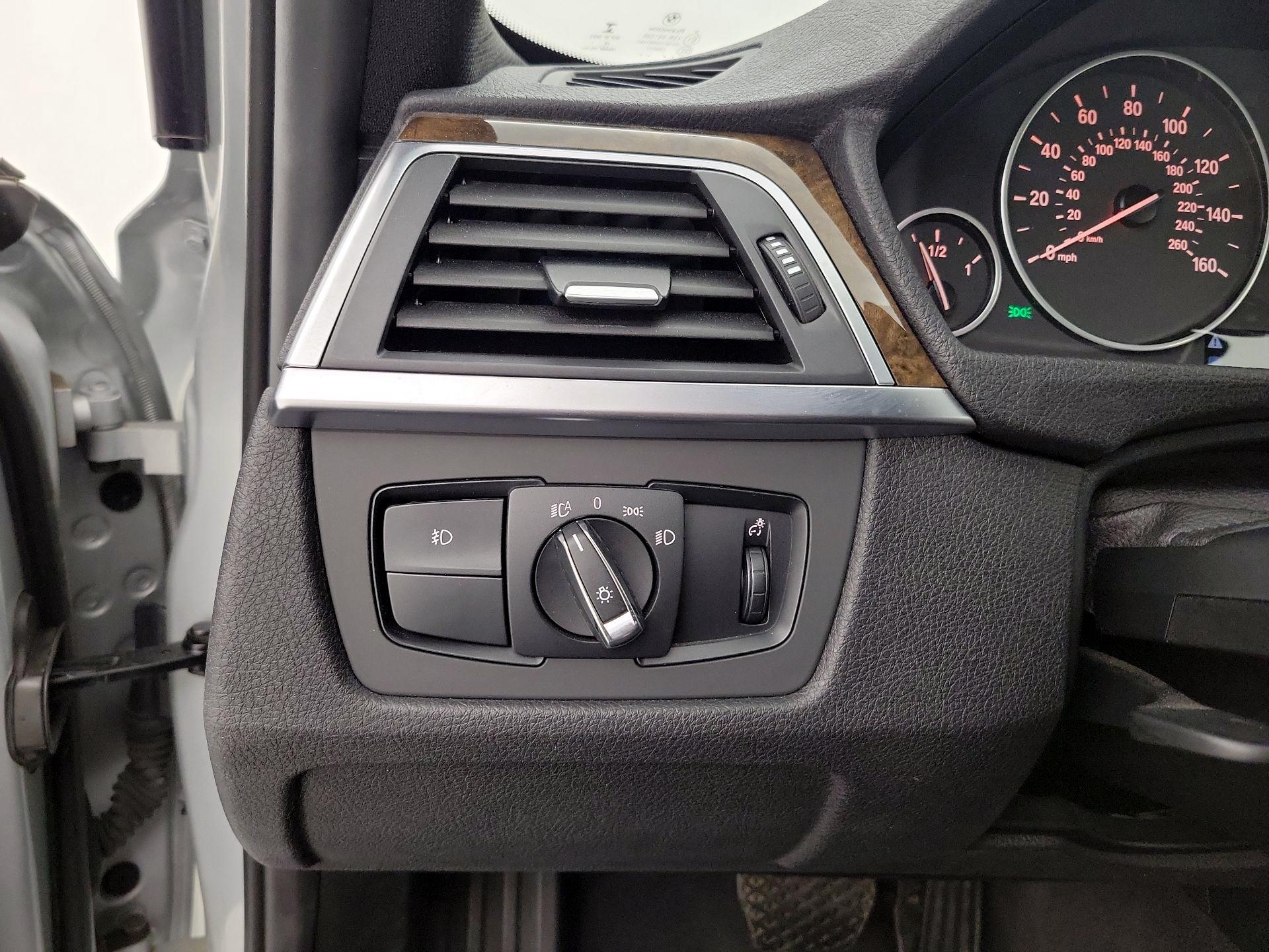 Thumbnail: 2016 BMW 3 Series - 13