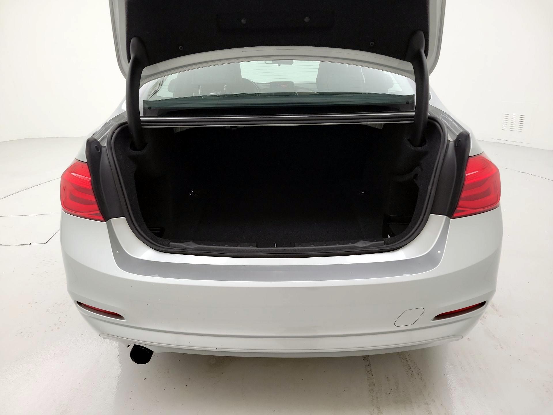 Thumbnail: 2016 BMW 3 Series - 19